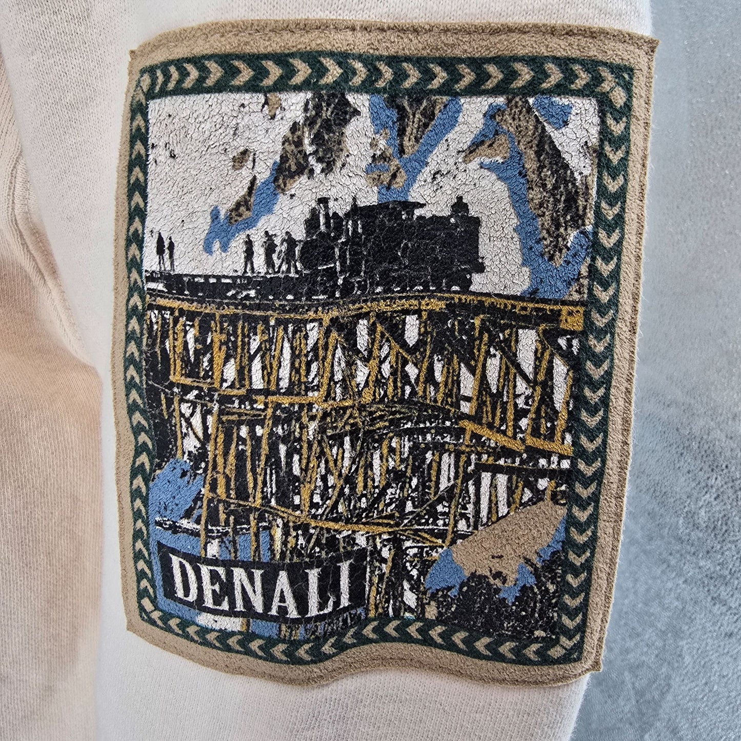 Vintage 1990s SDI "Celebrating The Alaska Railroad" Denali Sweatshirt (L)