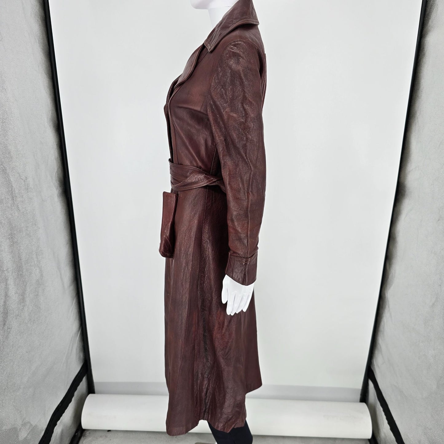 Vintage 1970s Unbranded Women's Burgundy Leather Belted Trench Coat (XS)