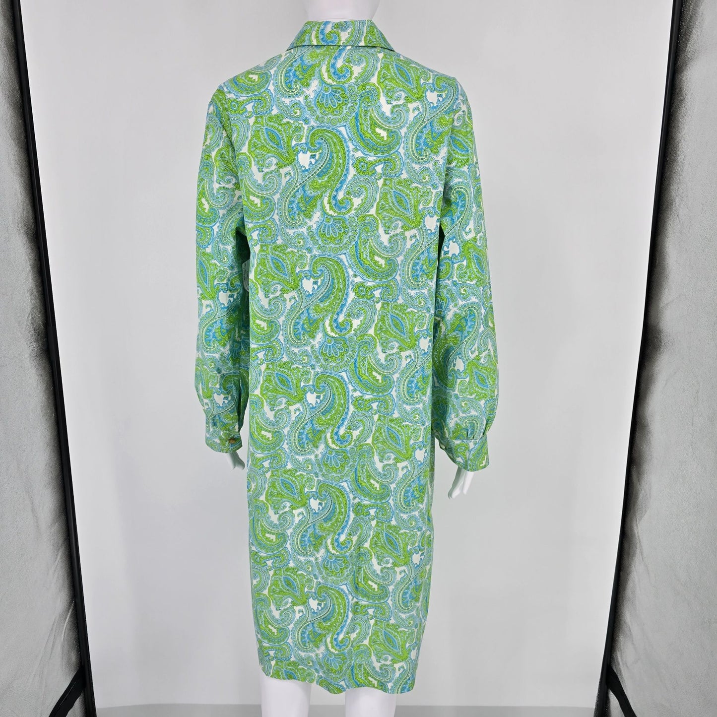 Vintage Early 1970s Boho Green/Blue Paisley Long Shirtdress/House Dress (XL)