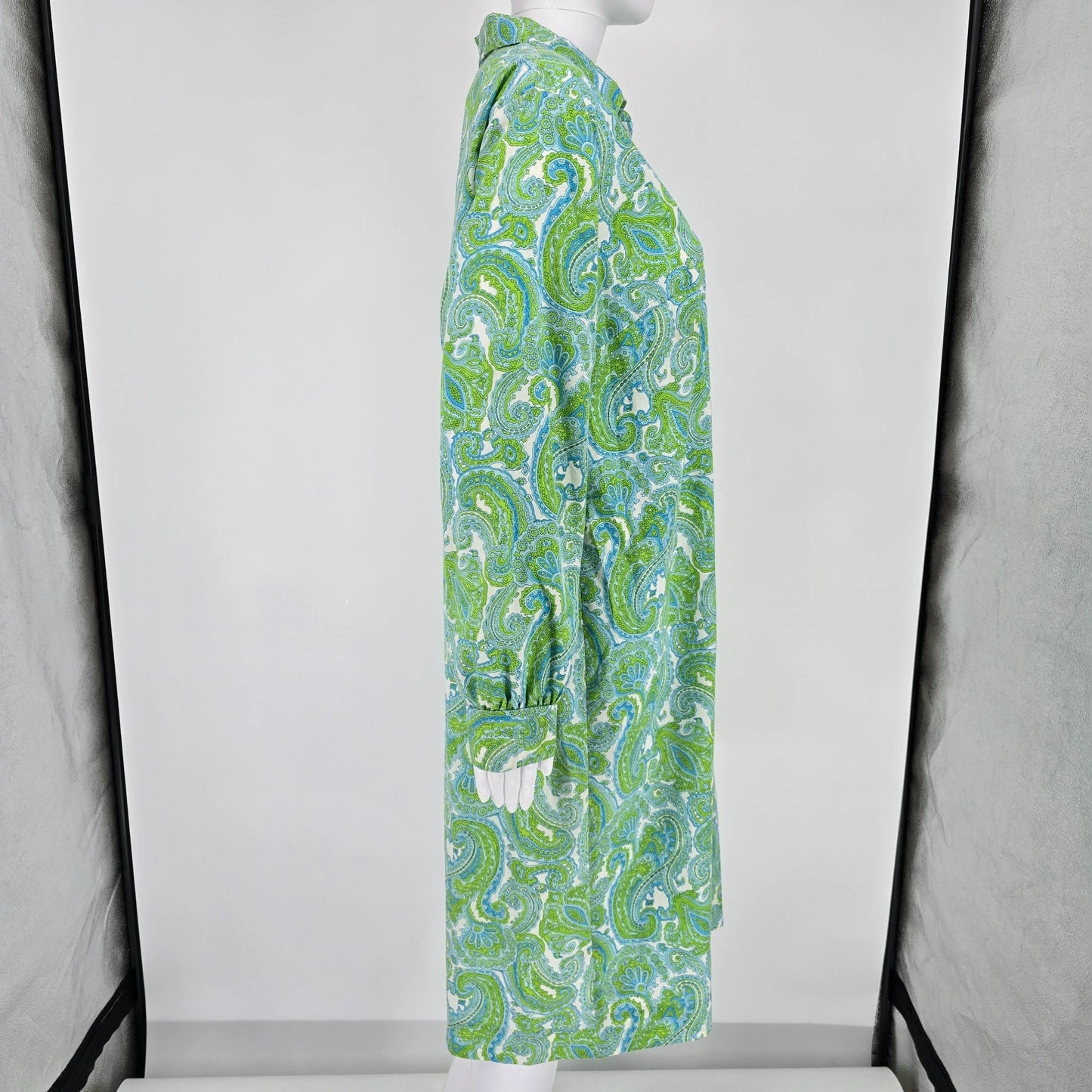 Vintage Early 1970s Boho Green/Blue Paisley Long Shirtdress/House Dress (XL)