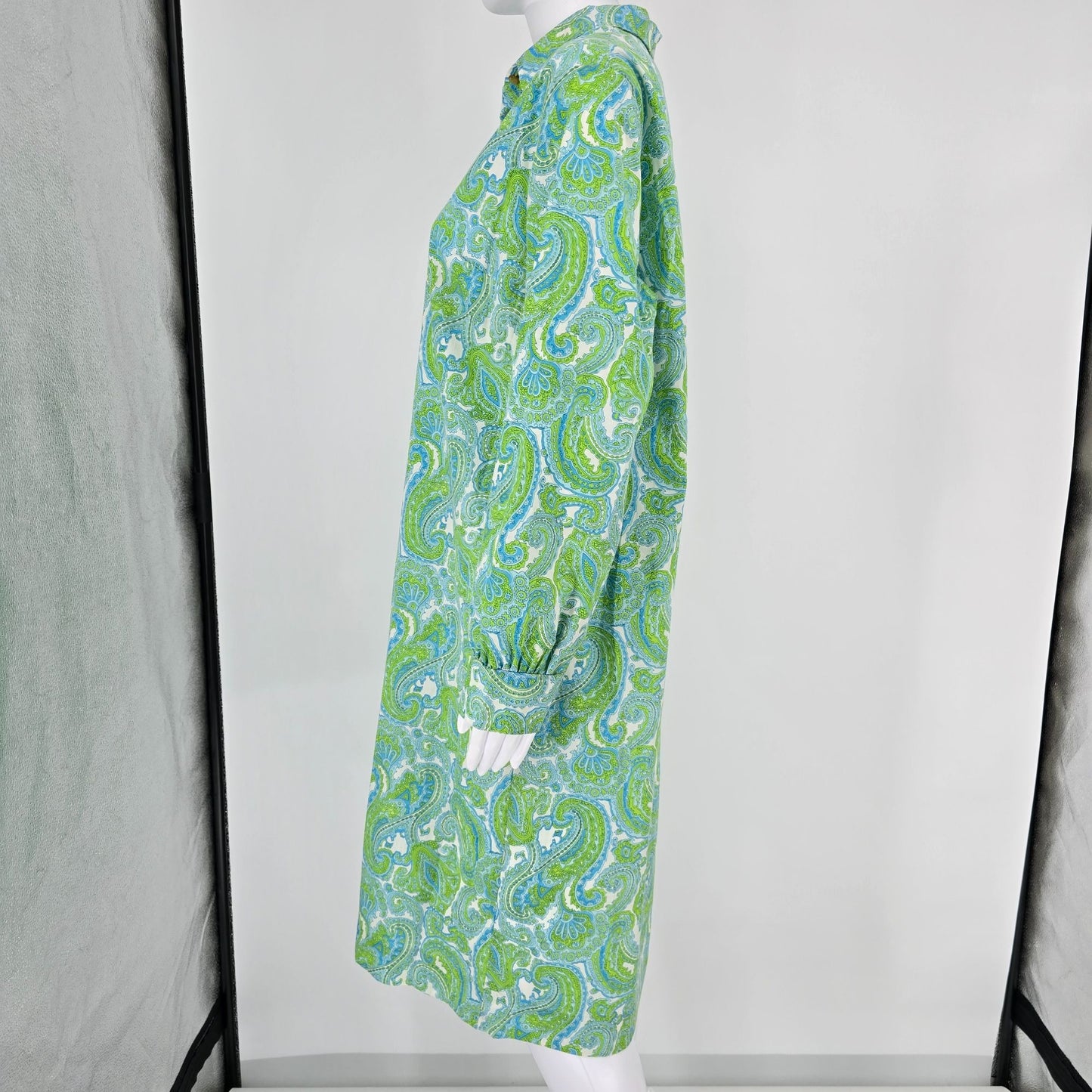 Vintage Early 1970s Boho Green/Blue Paisley Long Shirtdress/House Dress (XL)