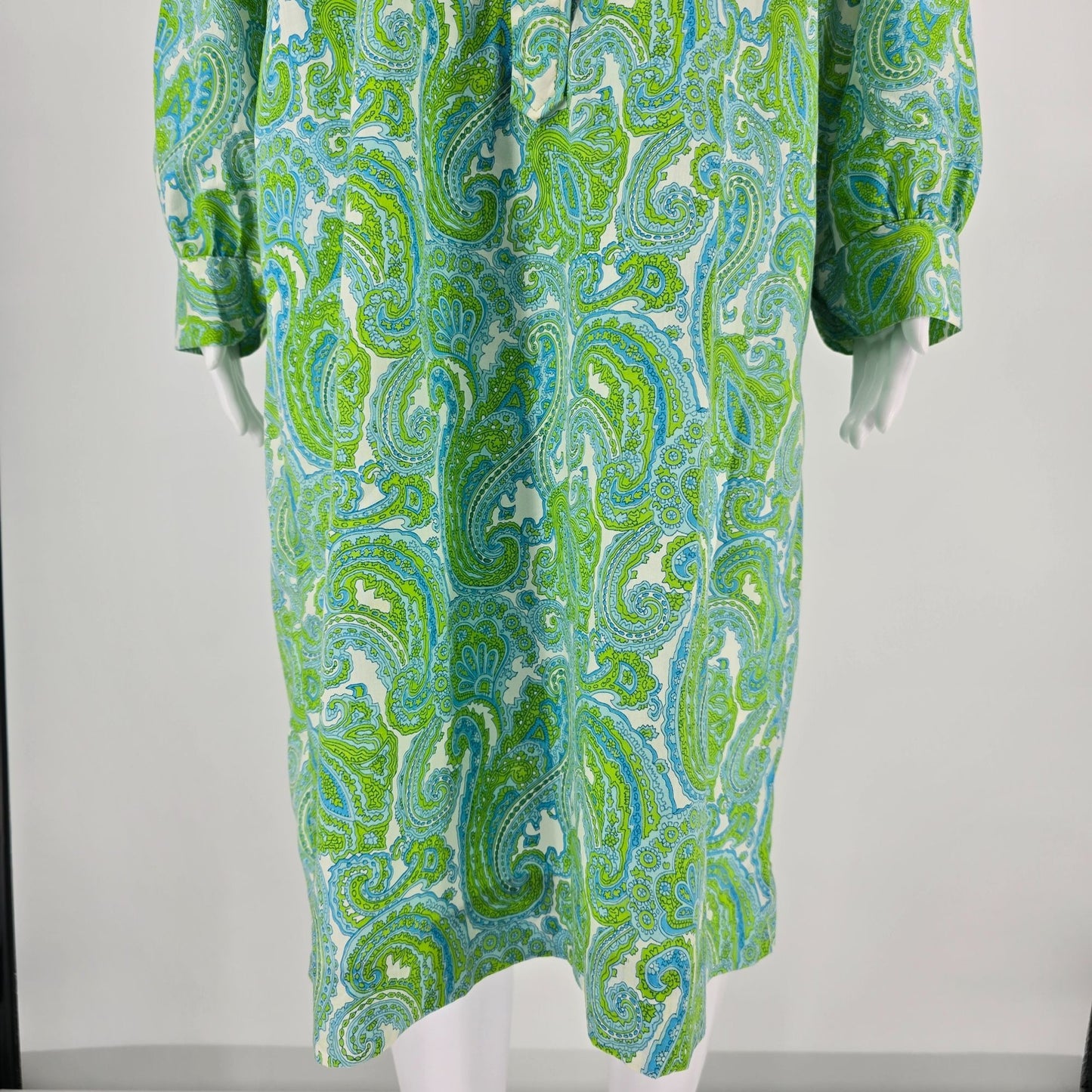 Vintage Early 1970s Boho Green/Blue Paisley Long Shirtdress/House Dress (XL)