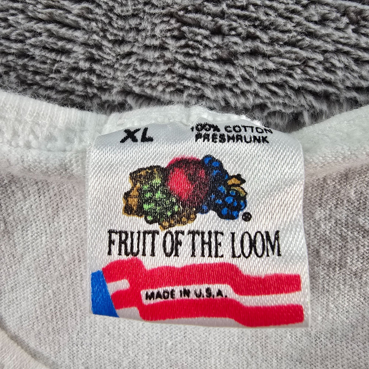 Vintage 1990s Fruit of the Loom White Air Force Cropped Fit Tank Top (XL)