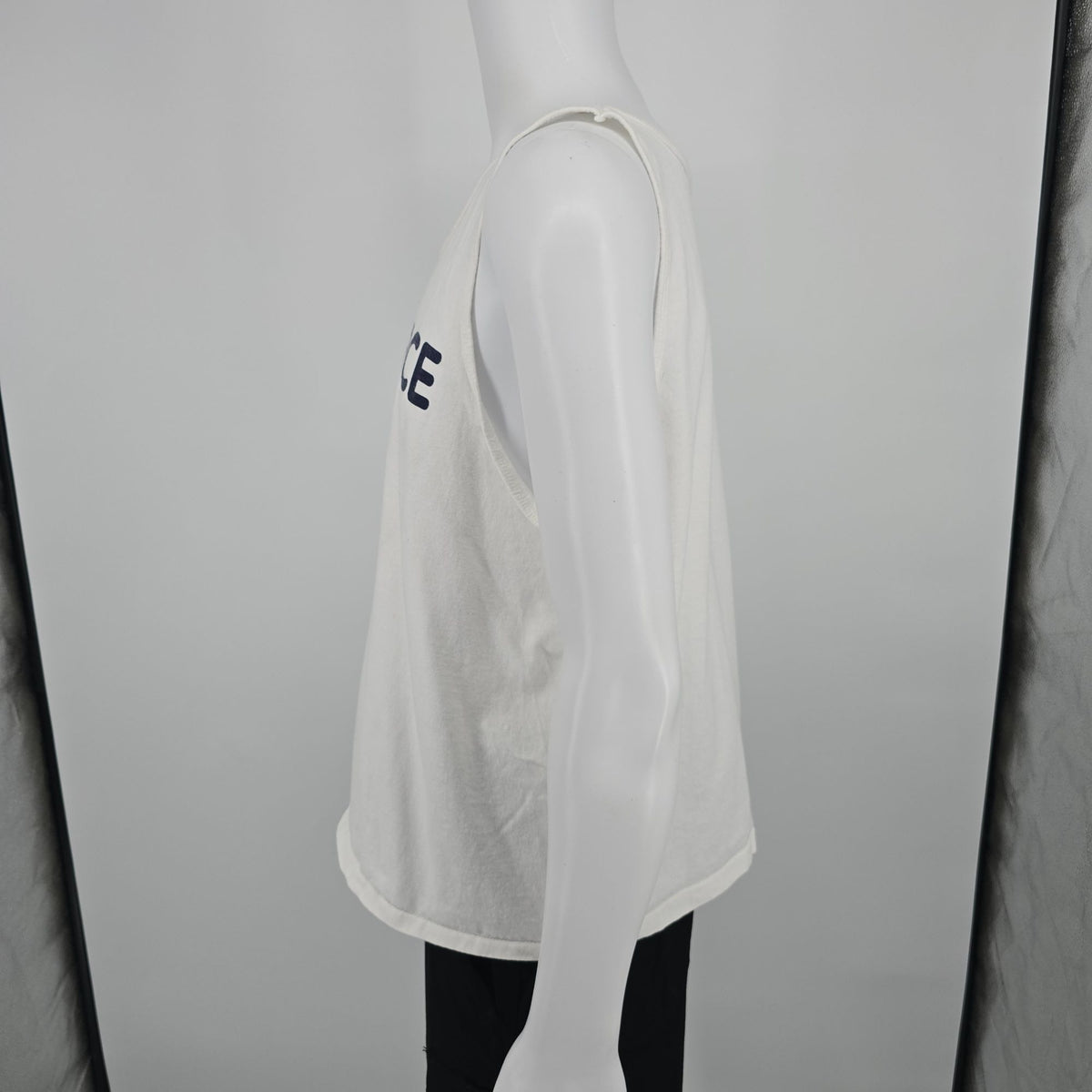 Vintage 1990s Fruit of the Loom White Air Force Cropped Fit Tank Top (XL)
