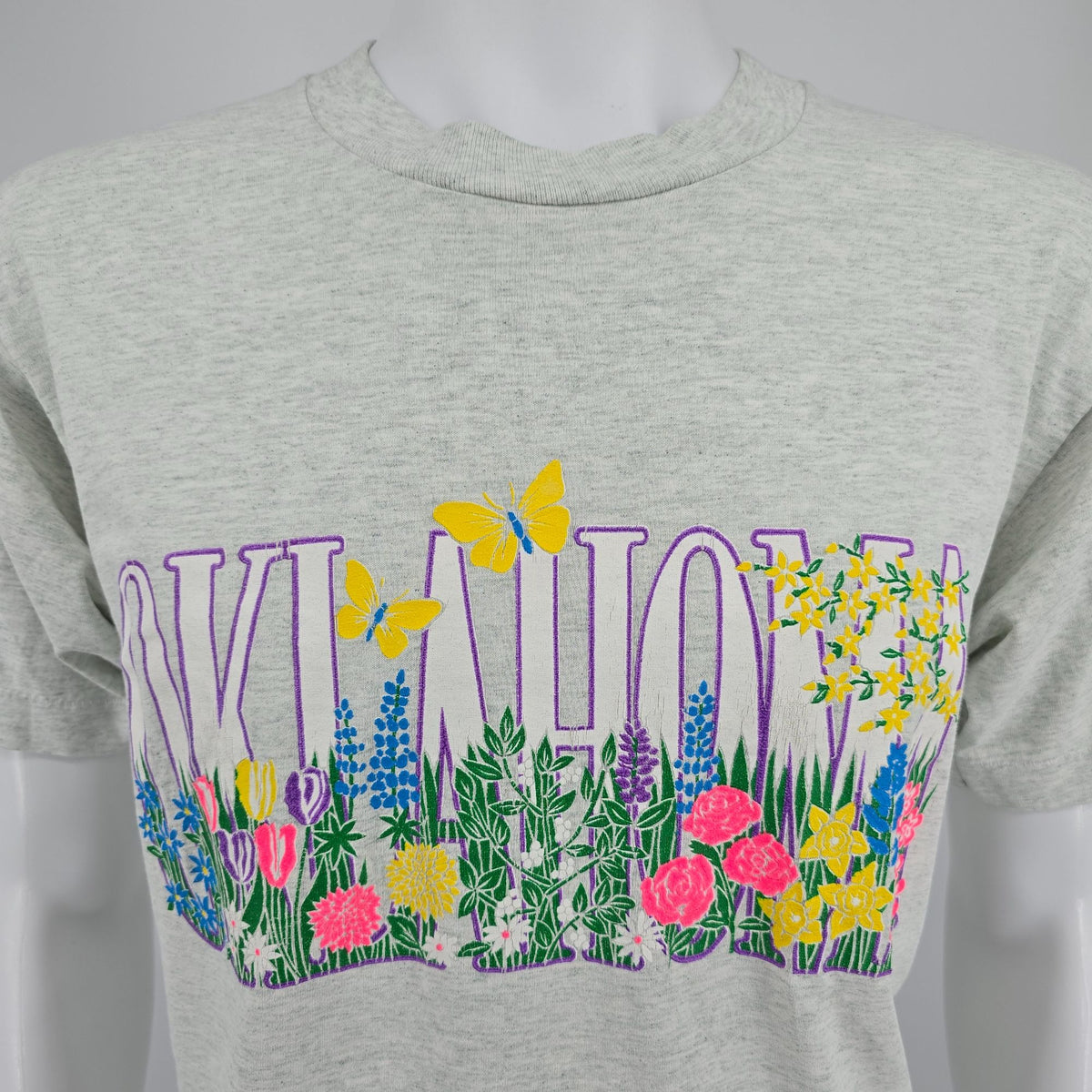 Vintage 1990s Fruit of the Loom Oklahoma Floral Butterfly Souvenir T-Shirt (M/L)