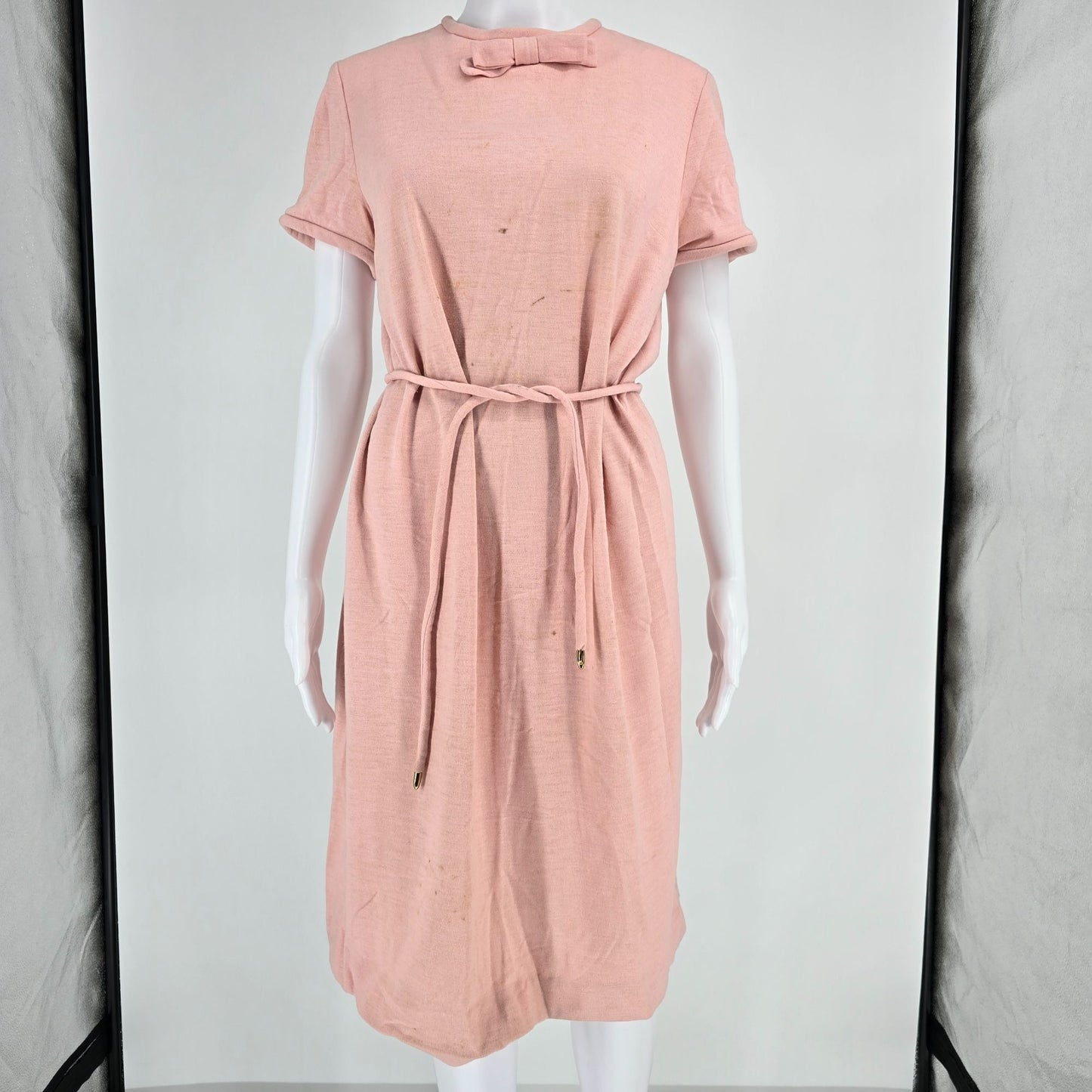 Distressed Vintage 1960s Lady in Waiting Pink Bow Neck Maternity Dress (L)