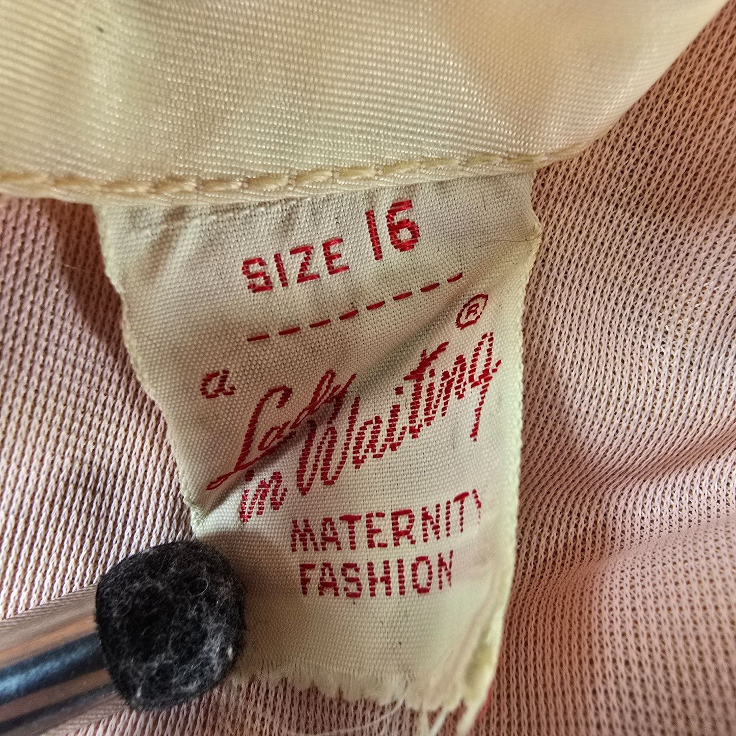 Distressed Vintage 1960s Lady in Waiting Pink Bow Neck Maternity Dress (L)