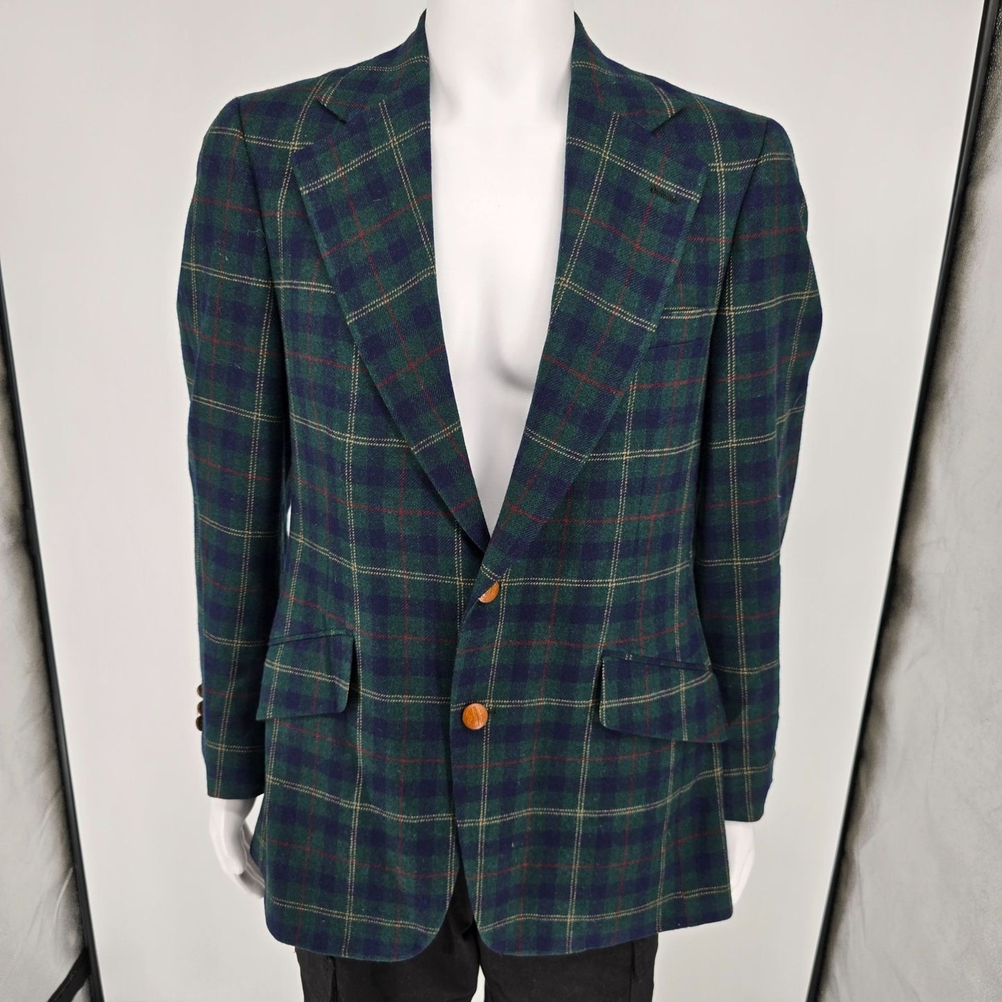 Vintage 1980s Bill Blass for PBM Tartan Wool Plaid Sport Coat (39R)