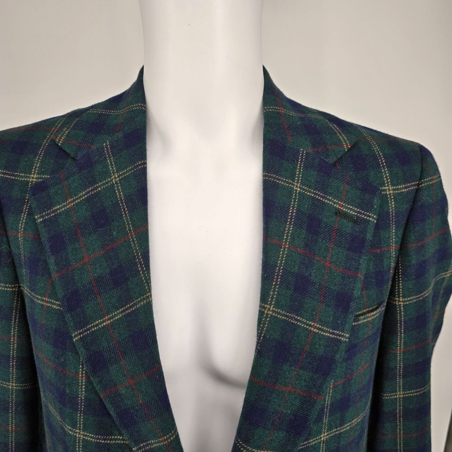 Vintage 1980s Bill Blass for PBM Tartan Wool Plaid Sport Coat (39R)