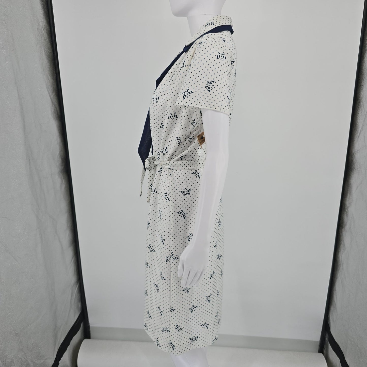 Vintage 1970s White/Navy Butterfly Print Sailor Tie Knee Length Shirtdress (L)