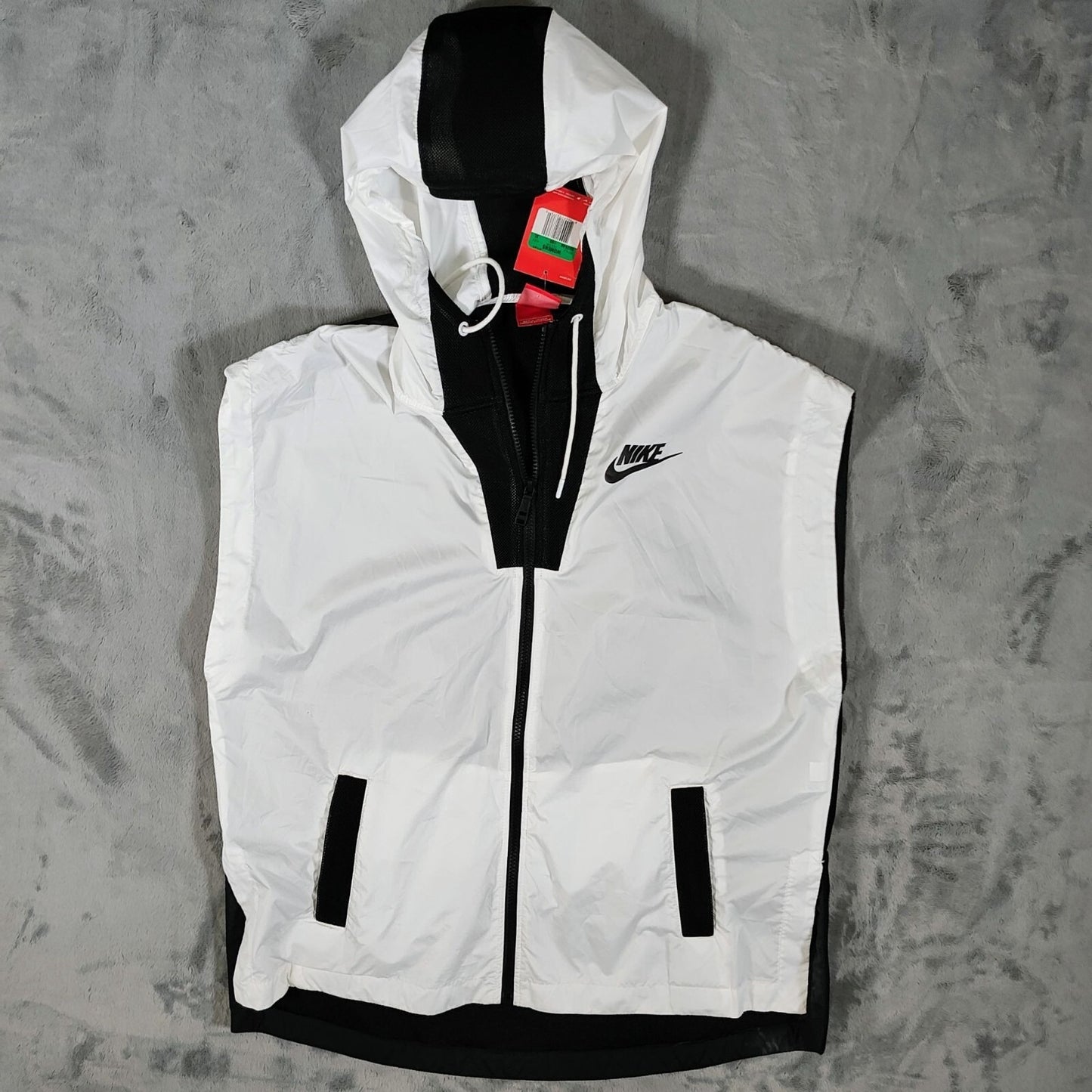 NWT Nike Women's White/Black Tech Hypermesh Vest  802549-100 (XL) -$134.95 Retai