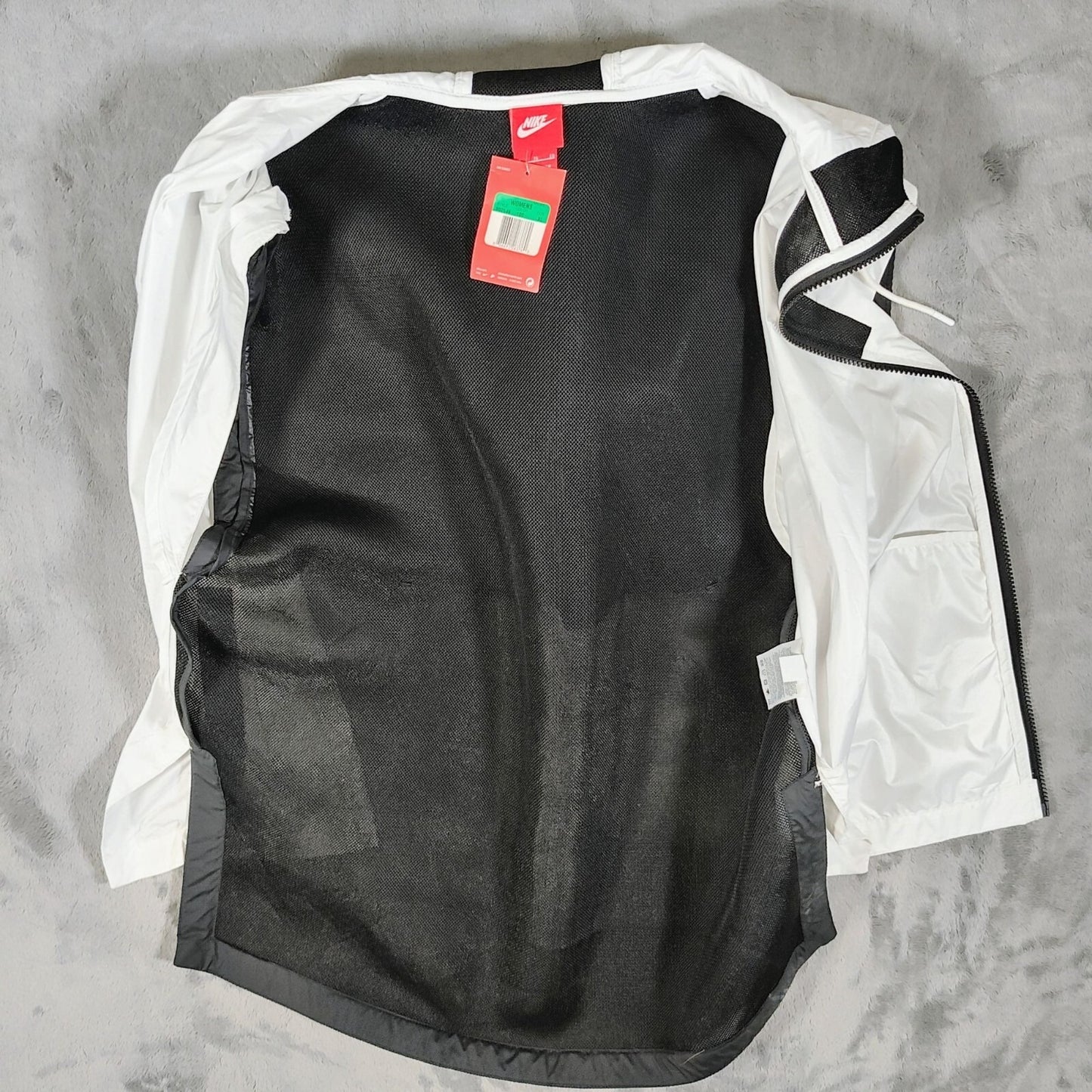 NWT Nike Women's White/Black Tech Hypermesh Vest  802549-100 (XL) -$134.95 Retai
