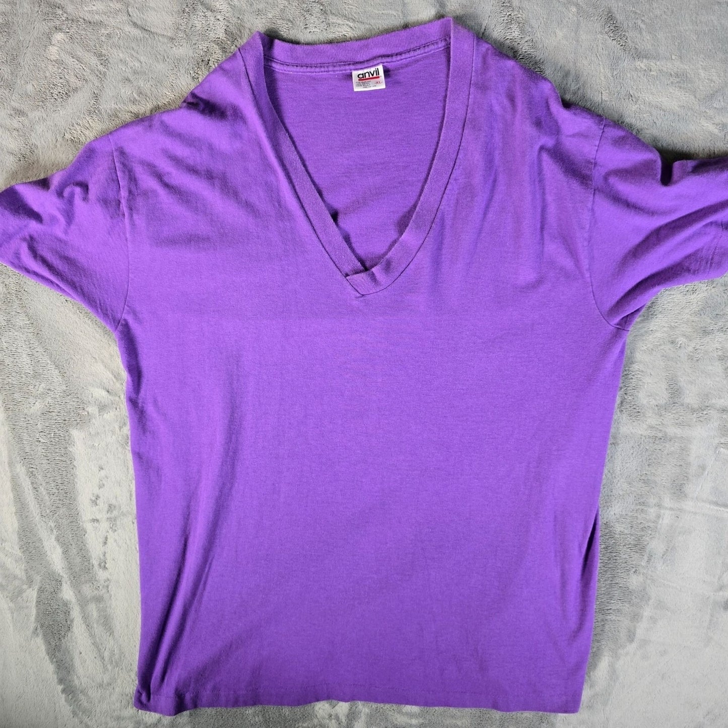 Vintage 1990s Stained Anvil Blank Purple V-Neck Single Stitch T-Shirt (XL)