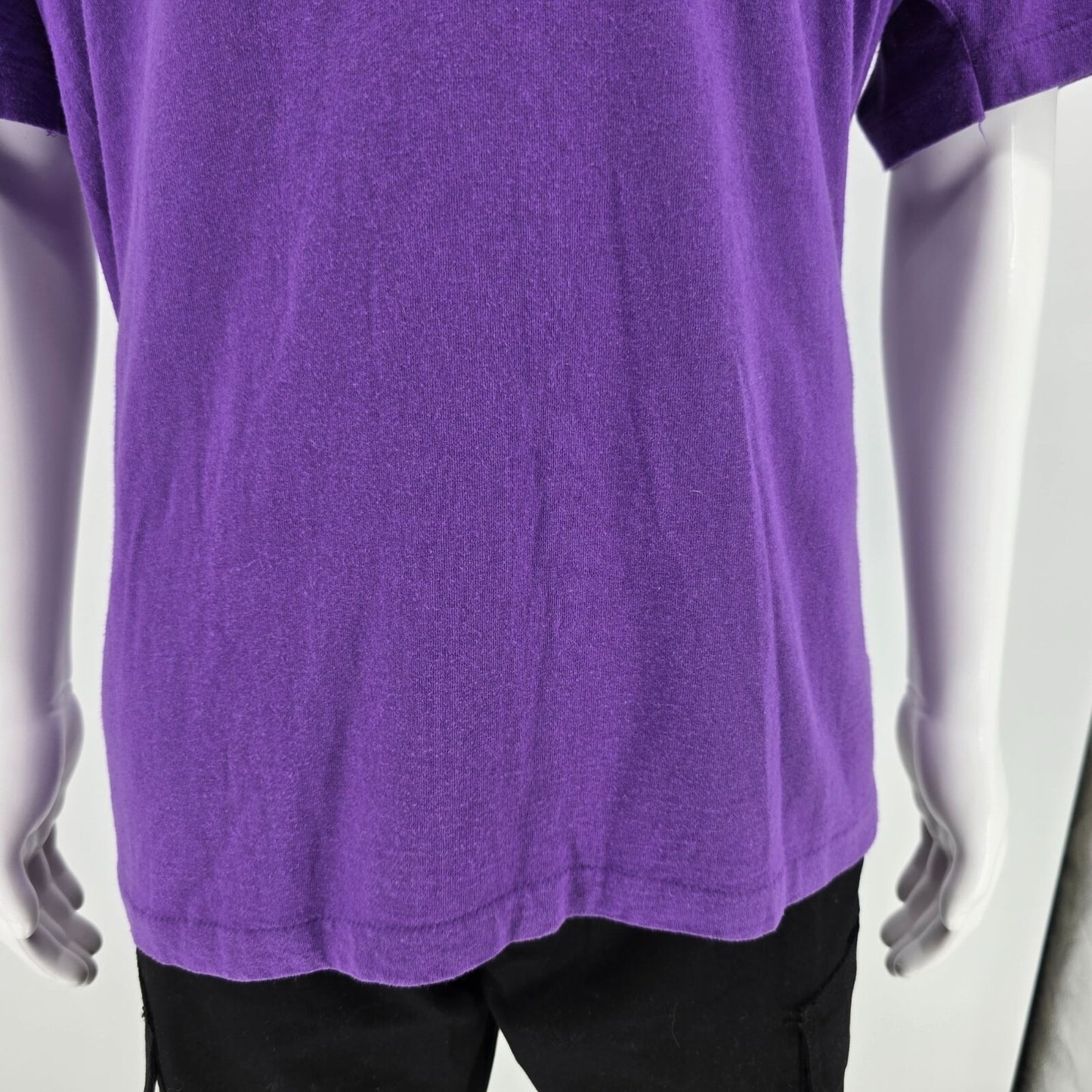 Vintage 1990s Stained Anvil Blank Purple V-Neck Single Stitch T-Shirt (XL)