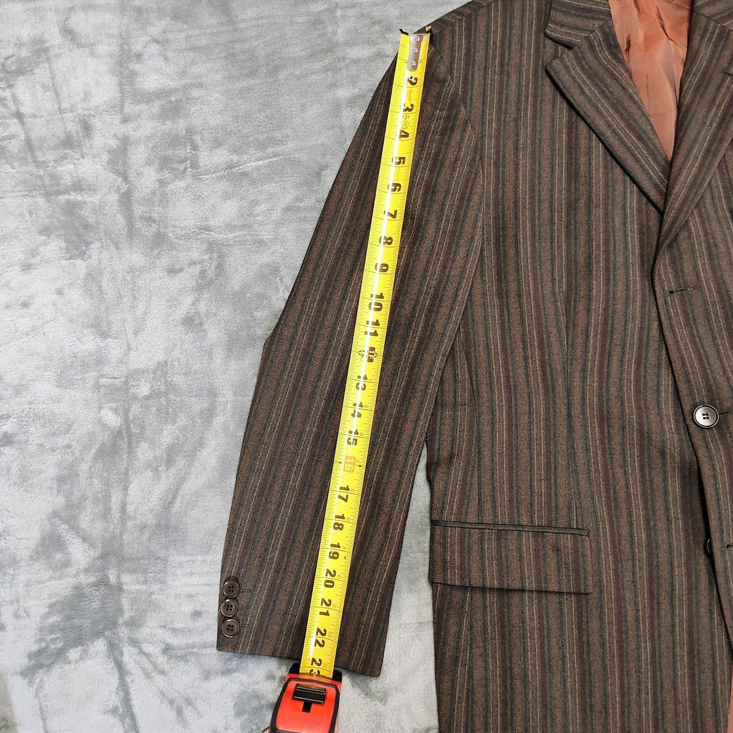 Hugo Boss  Made in USA Brown, Red, and Yellow Striped Sport Coat (42R) *FLAWS*