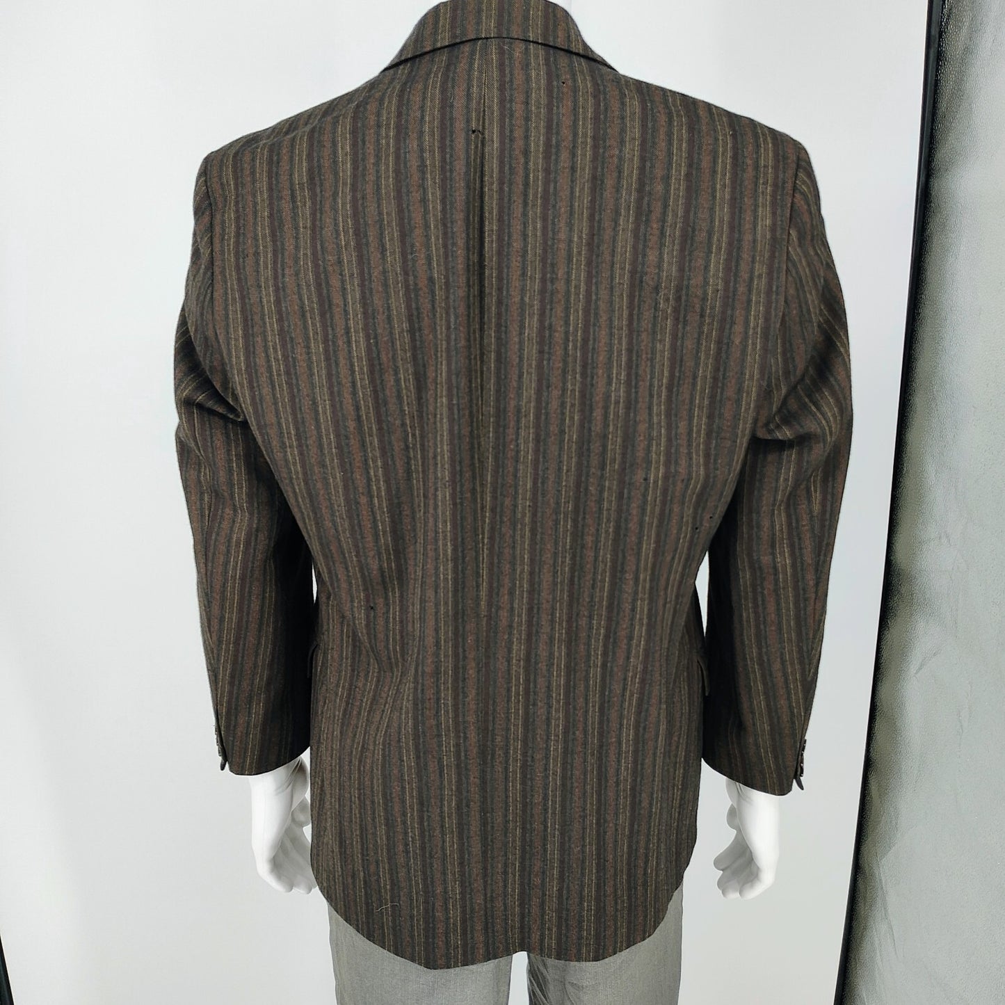 Hugo Boss  Made in USA Brown, Red, and Yellow Striped Sport Coat (42R) *FLAWS*