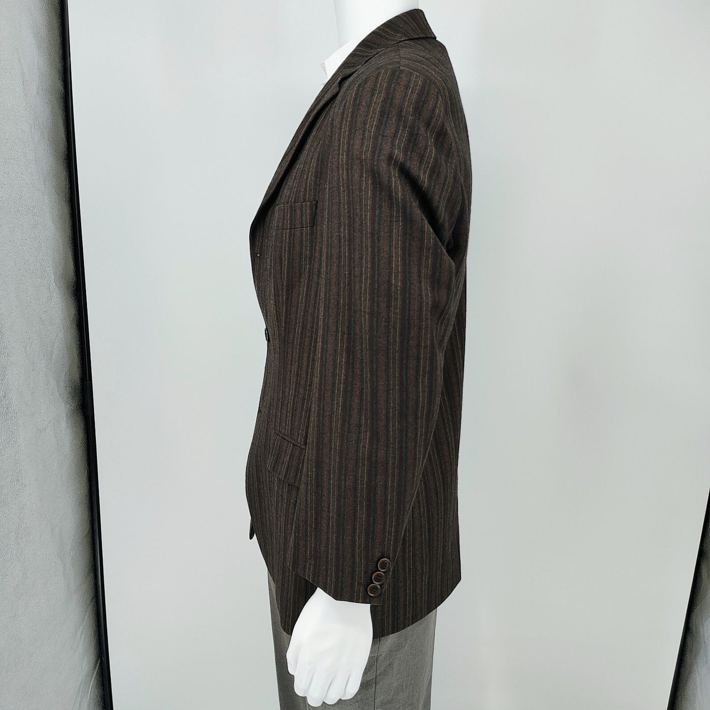 Hugo Boss  Made in USA Brown, Red, and Yellow Striped Sport Coat (42R) *FLAWS*