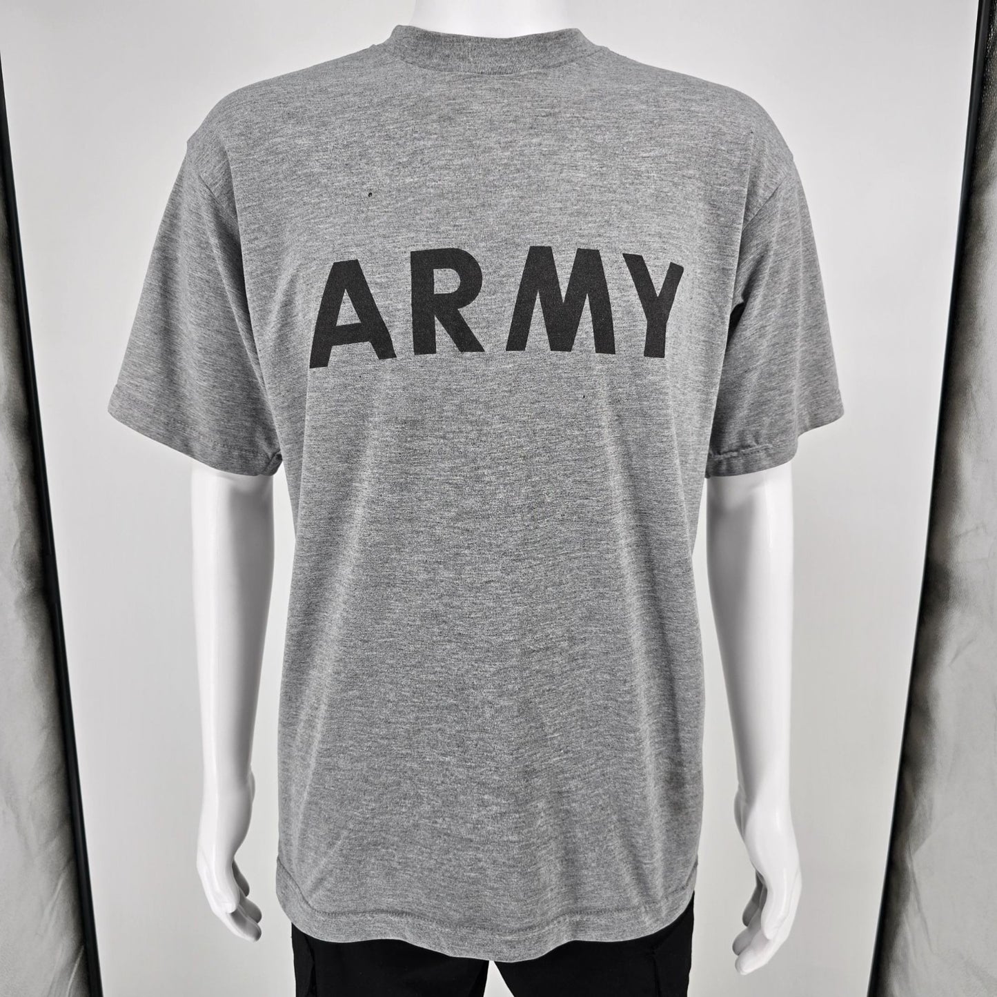 Vintage Y2K 2001 Army Improved Physical Fitness Uniform (IPFU) T-Shirt (L)