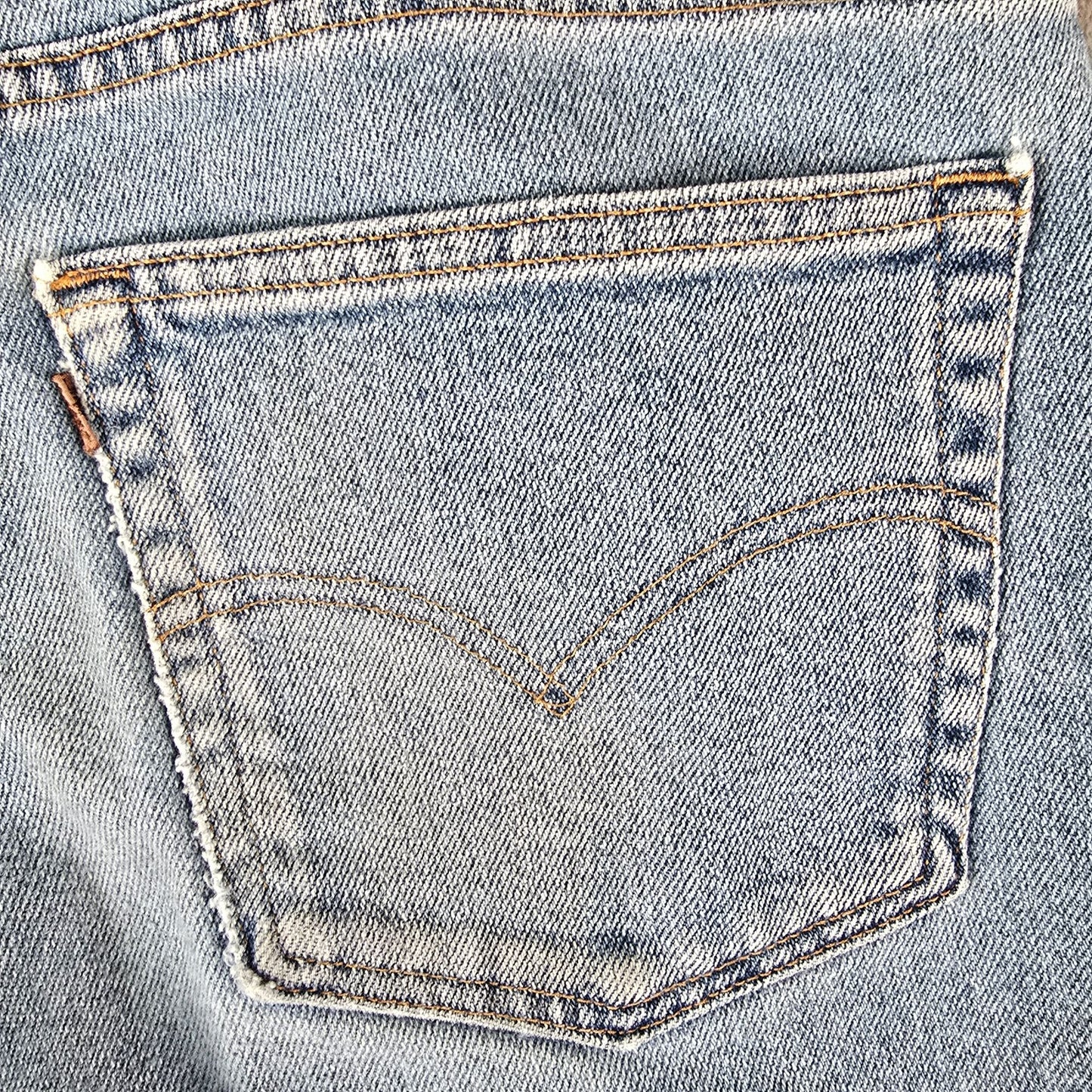 Vintage 1999 Levi's 540 Brown Tab Relaxed Poly/Cotton Light Wash Jeans (36x27)