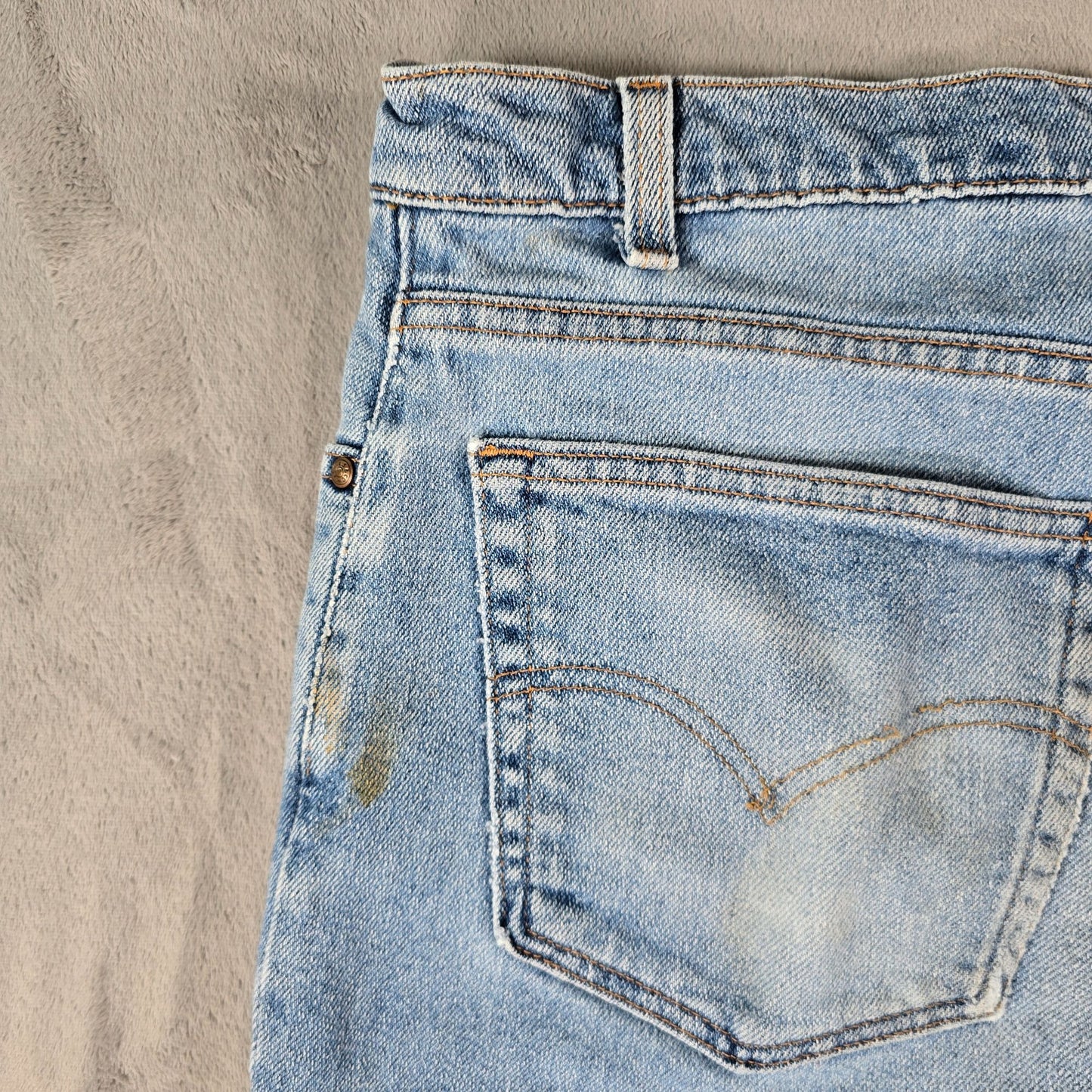 Vintage 1999 Levi's 540 Brown Tab Relaxed Poly/Cotton Light Wash Jeans (36x27)