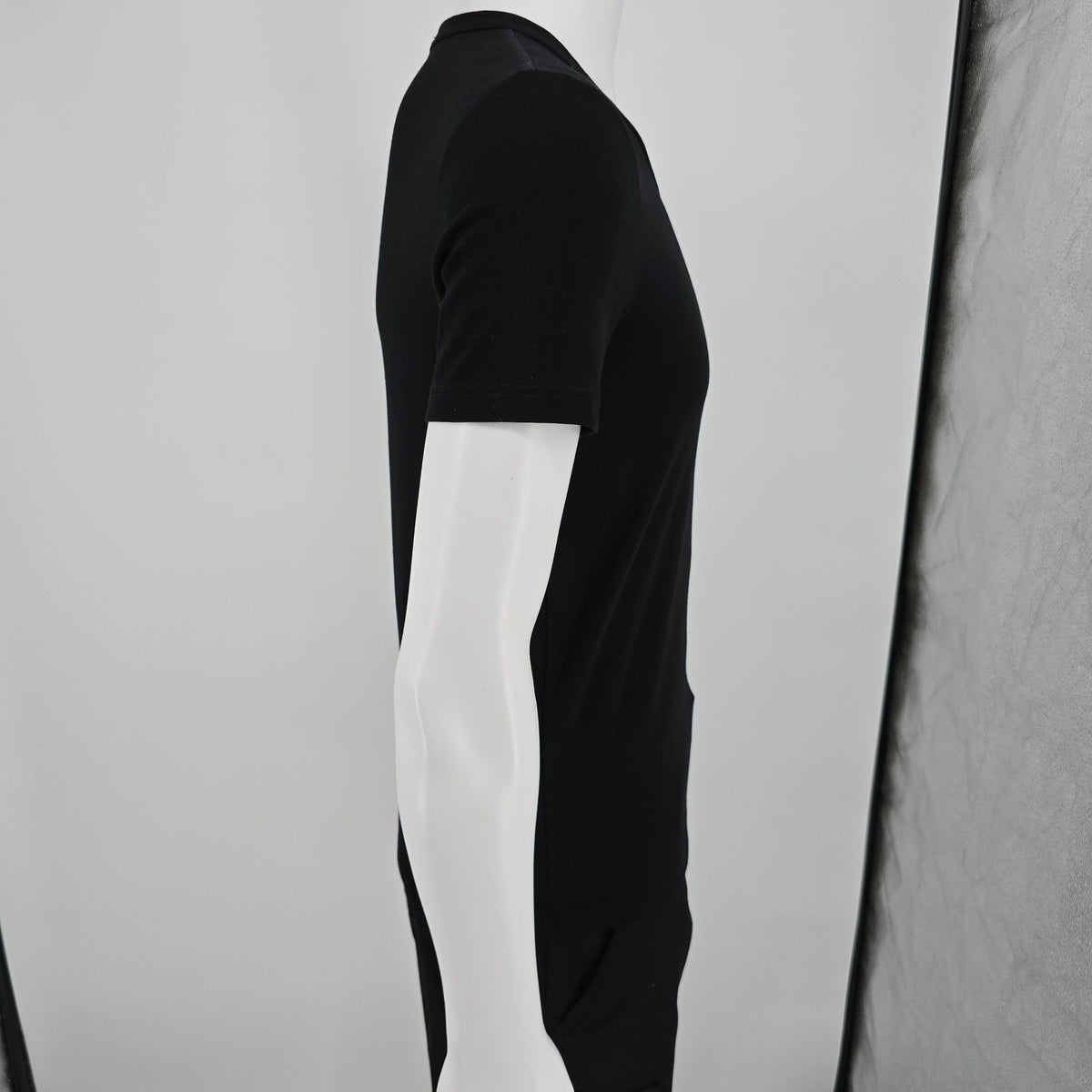 Tom Ford T4M09-004  Black Stretch Cotton V-Neck Luxury/Designer T-Shirt (S)