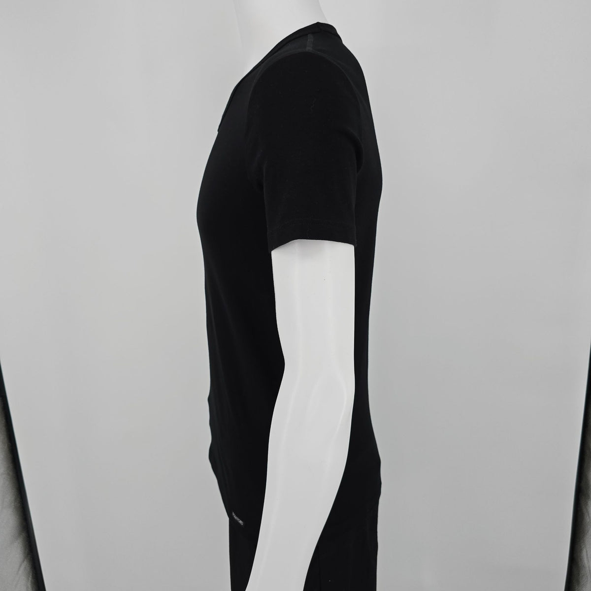 Tom Ford T4M09-004  Black Stretch Cotton V-Neck Luxury/Designer T-Shirt (S)