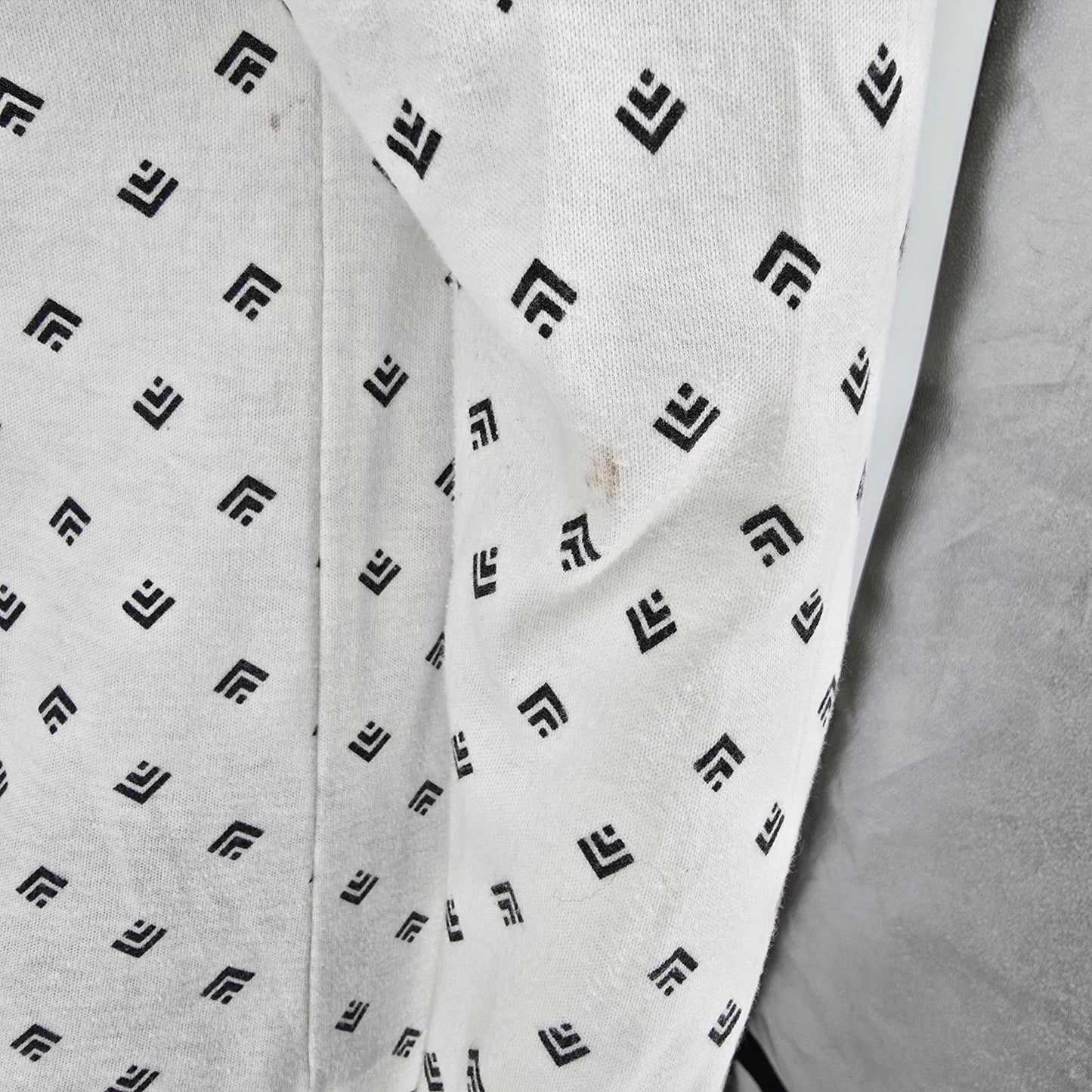 Vintage 1990s Justin Allen Ivory/Black Geometric Print Turtleneck Top (M) *Flaws