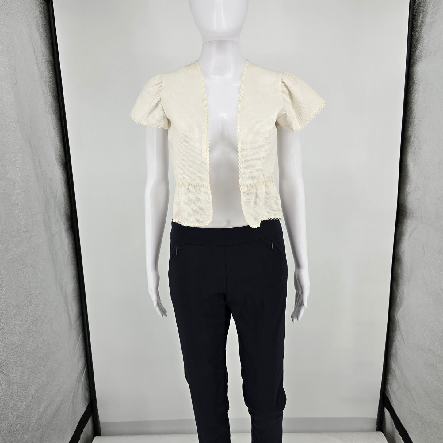 Vintage 1970s Cream/Ivory Waffle Knit Open Front Lace Trim Bolero Jacket (S)
