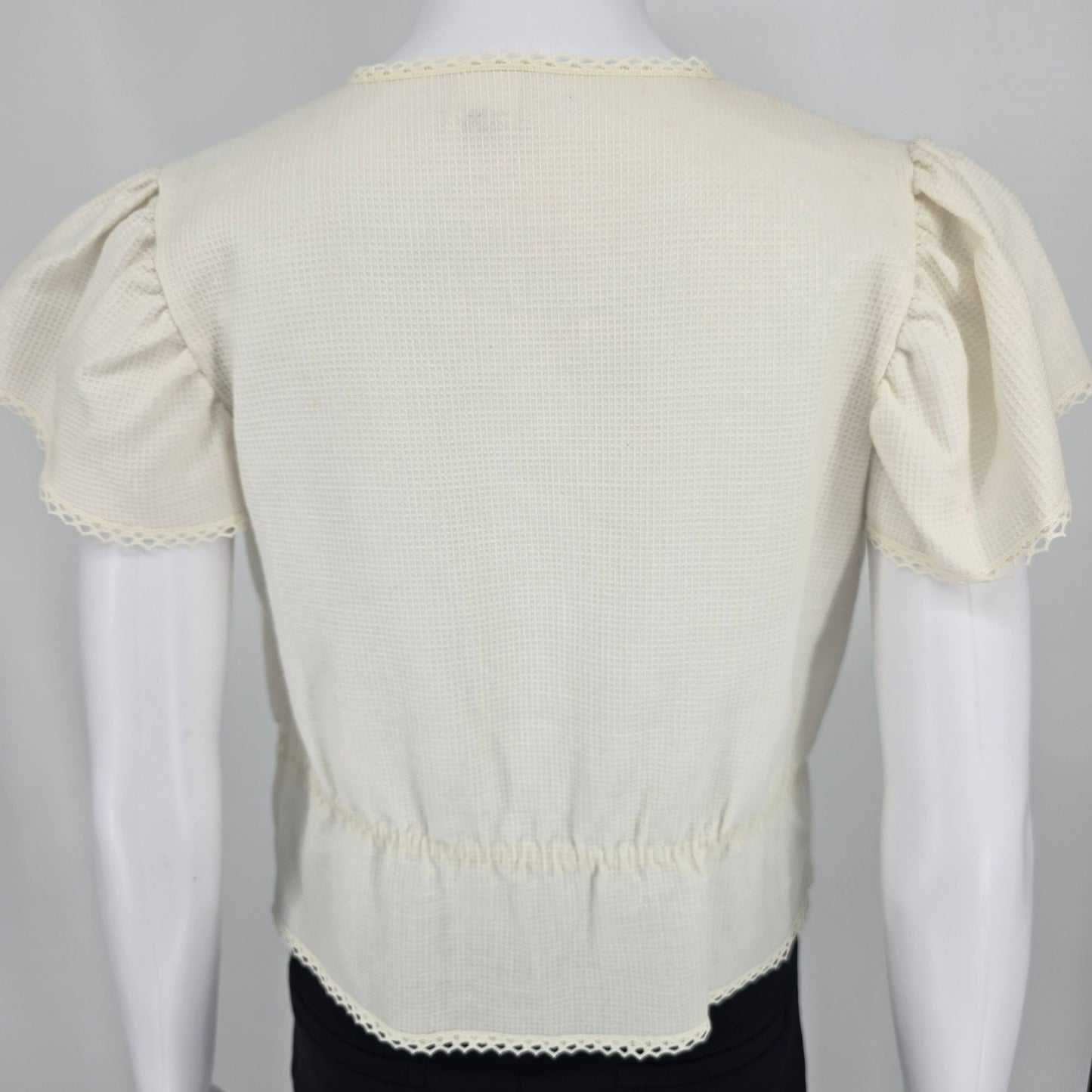 Vintage 1970s Cream/Ivory Waffle Knit Open Front Lace Trim Bolero Jacket (S)