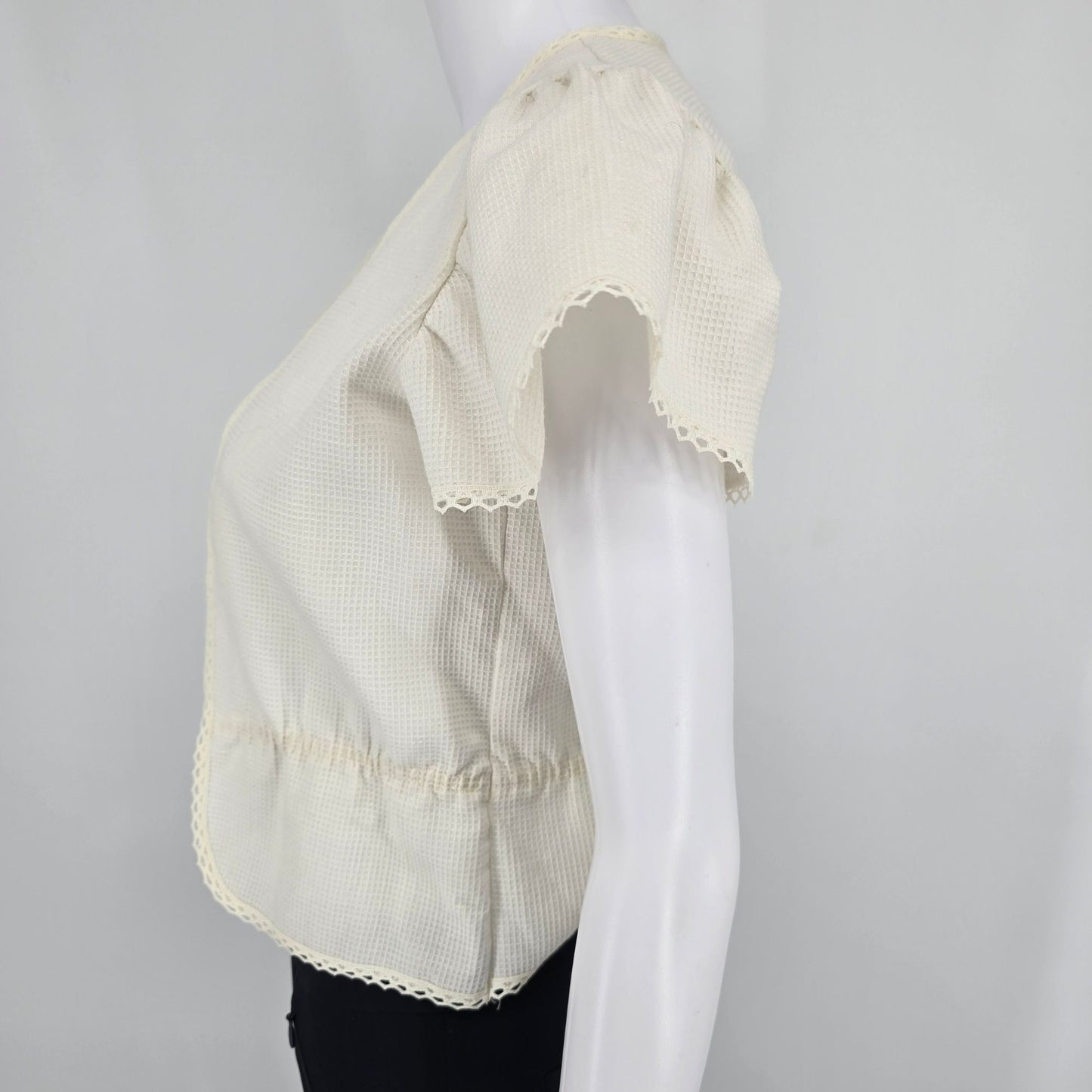 Vintage 1970s Cream/Ivory Waffle Knit Open Front Lace Trim Bolero Jacket (S)