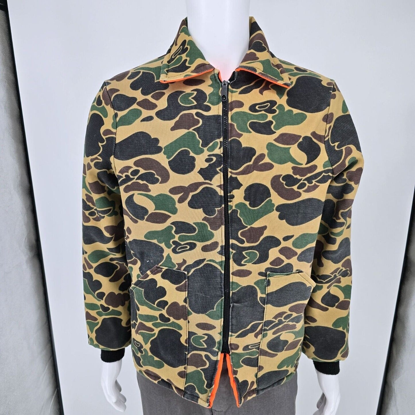 Vintage 90s Empire Insulated Wear Reversible Camo/Orange Hunting Jacket (Medium)