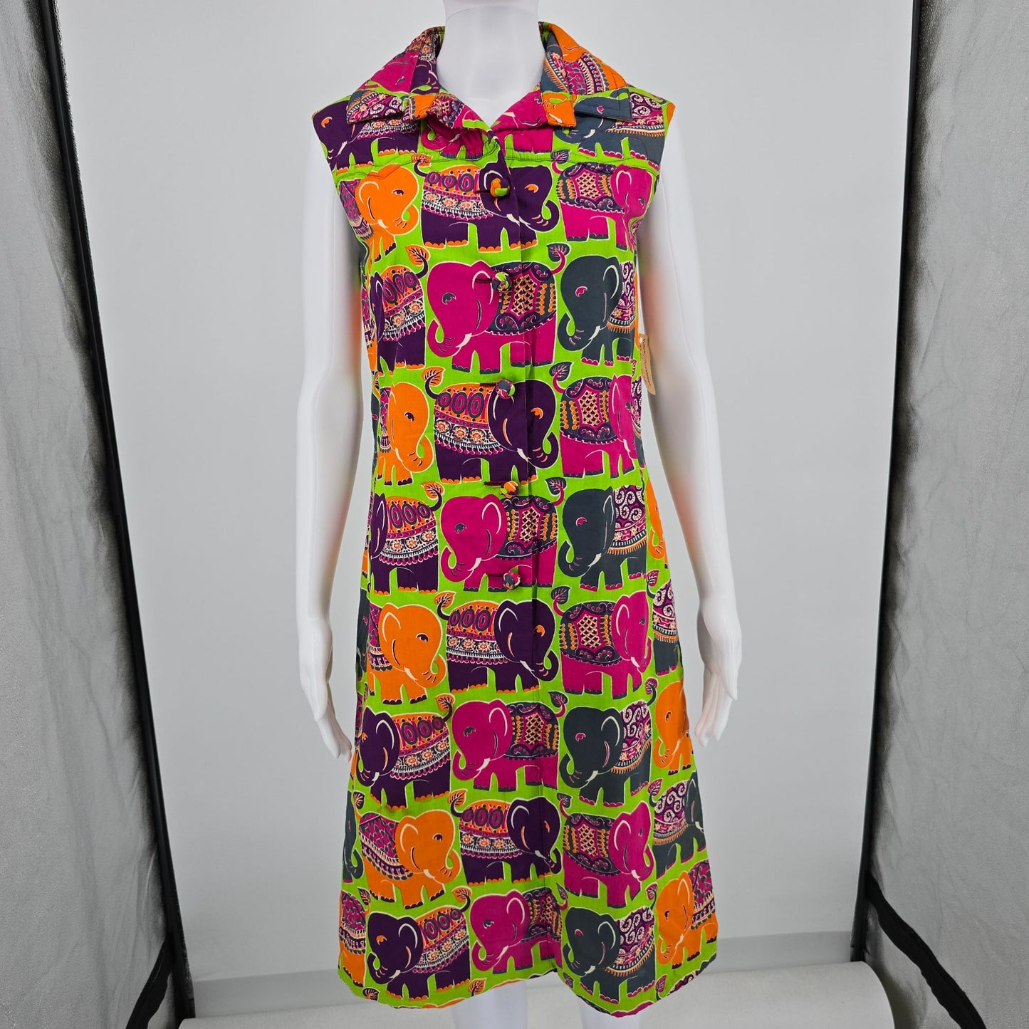 Vintage 1970s Thai Hand Screened Elephant Print Sleeveless A-Line Dress (S/M)