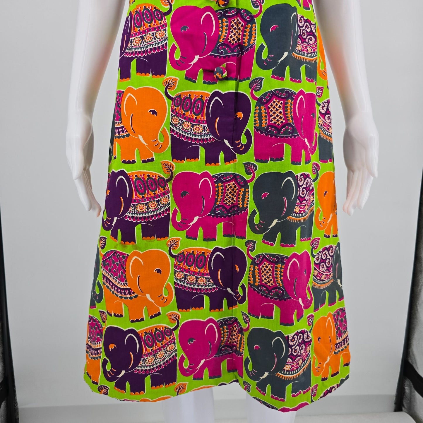 Vintage 1970s Thai Hand Screened Elephant Print Sleeveless A-Line Dress (S/M)