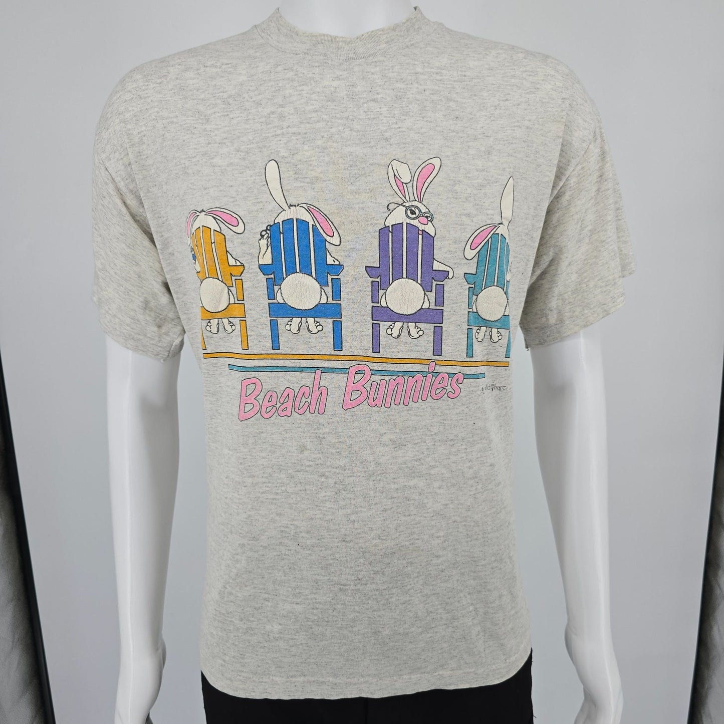 Vintage 1980s Hef-T by Tee Jays Gray Wild Hare Beach Bunnies T-Shirt (L/XL)
