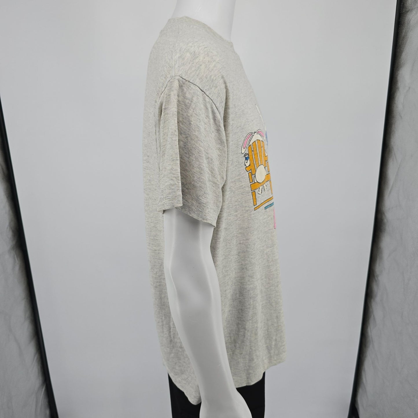 Vintage 1980s Hef-T by Tee Jays Gray Wild Hare Beach Bunnies T-Shirt (L/XL)