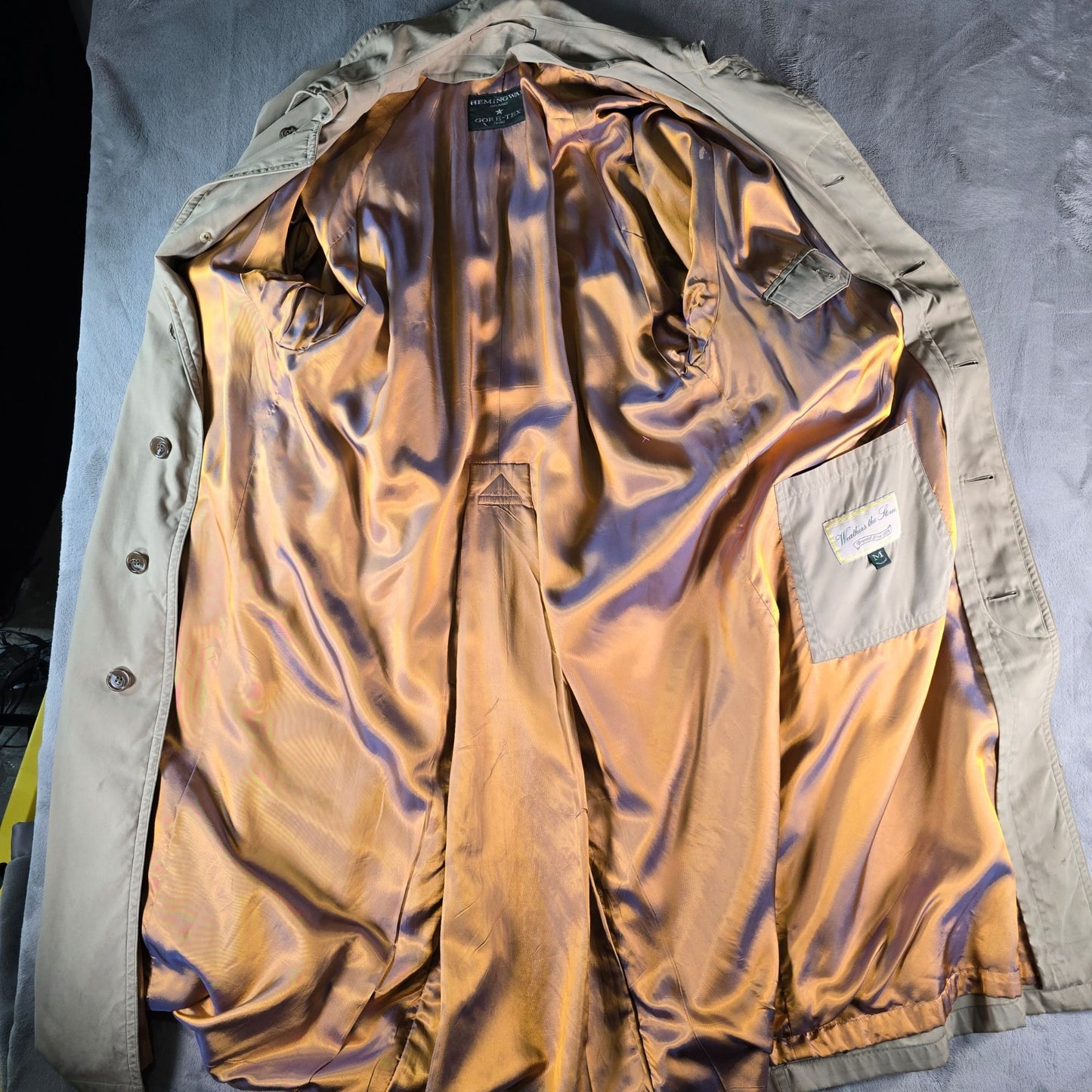 Vintage 1990s Hemingway Classic "Weathers the Storm" British Trench Coat (M)