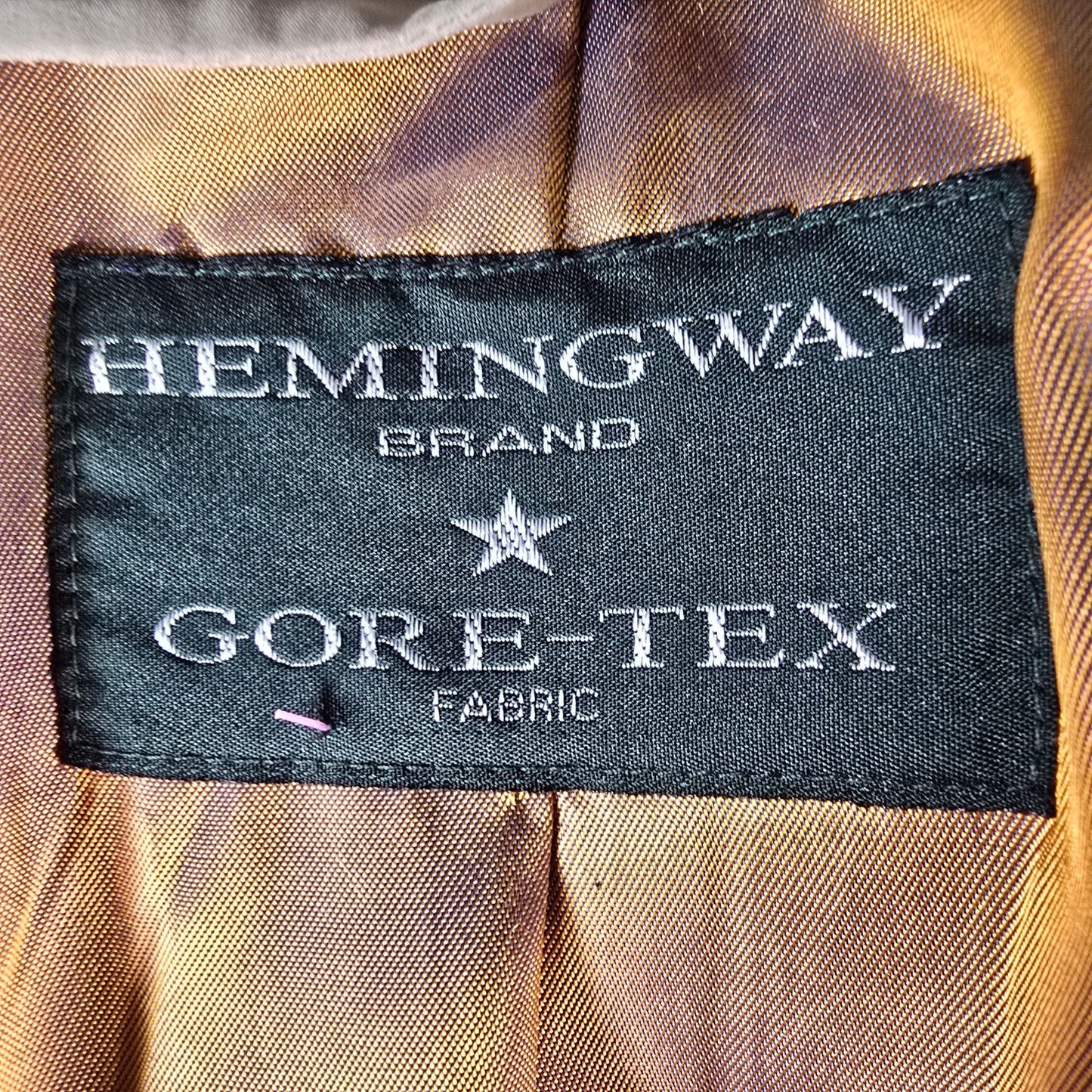 Vintage 1990s Hemingway Classic "Weathers the Storm" British Trench Coat (M)
