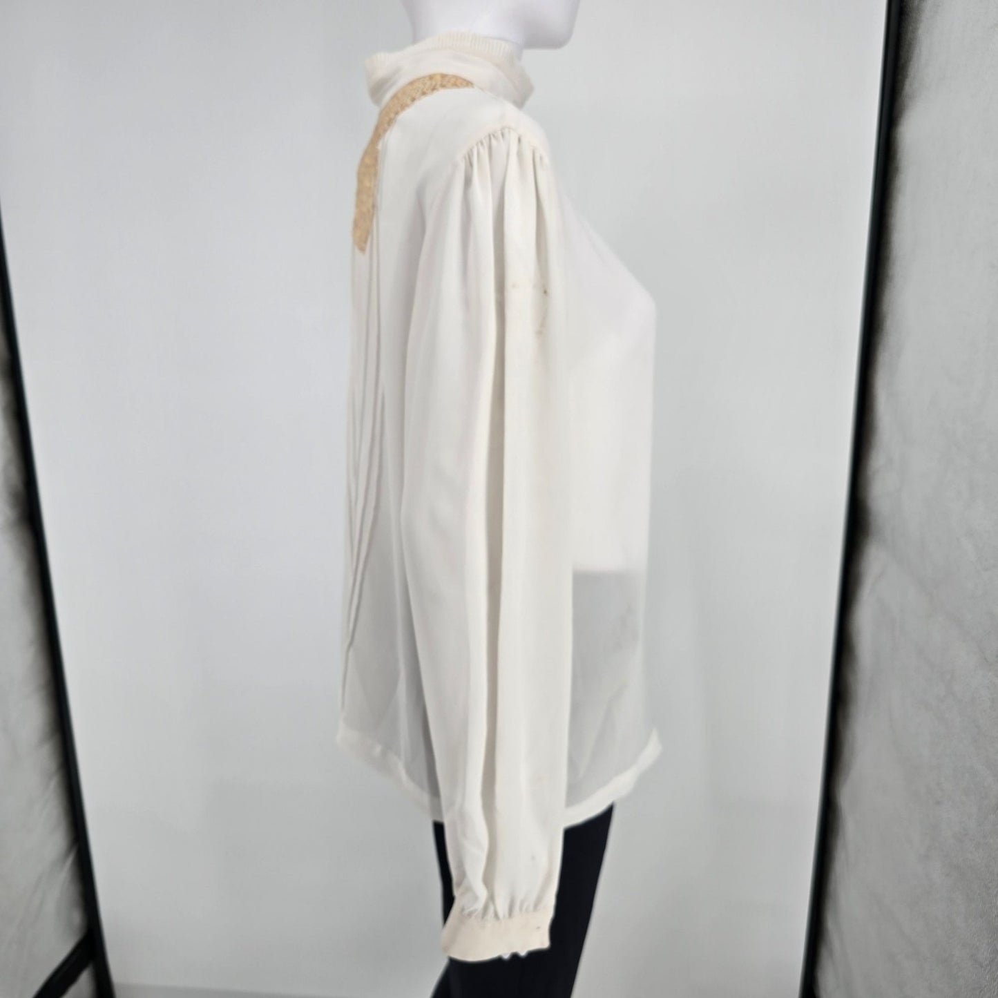 Vintage Late 1970s Shapely Sheer Ivory Lace Medallion Panel Blouse (XL) *Flaws