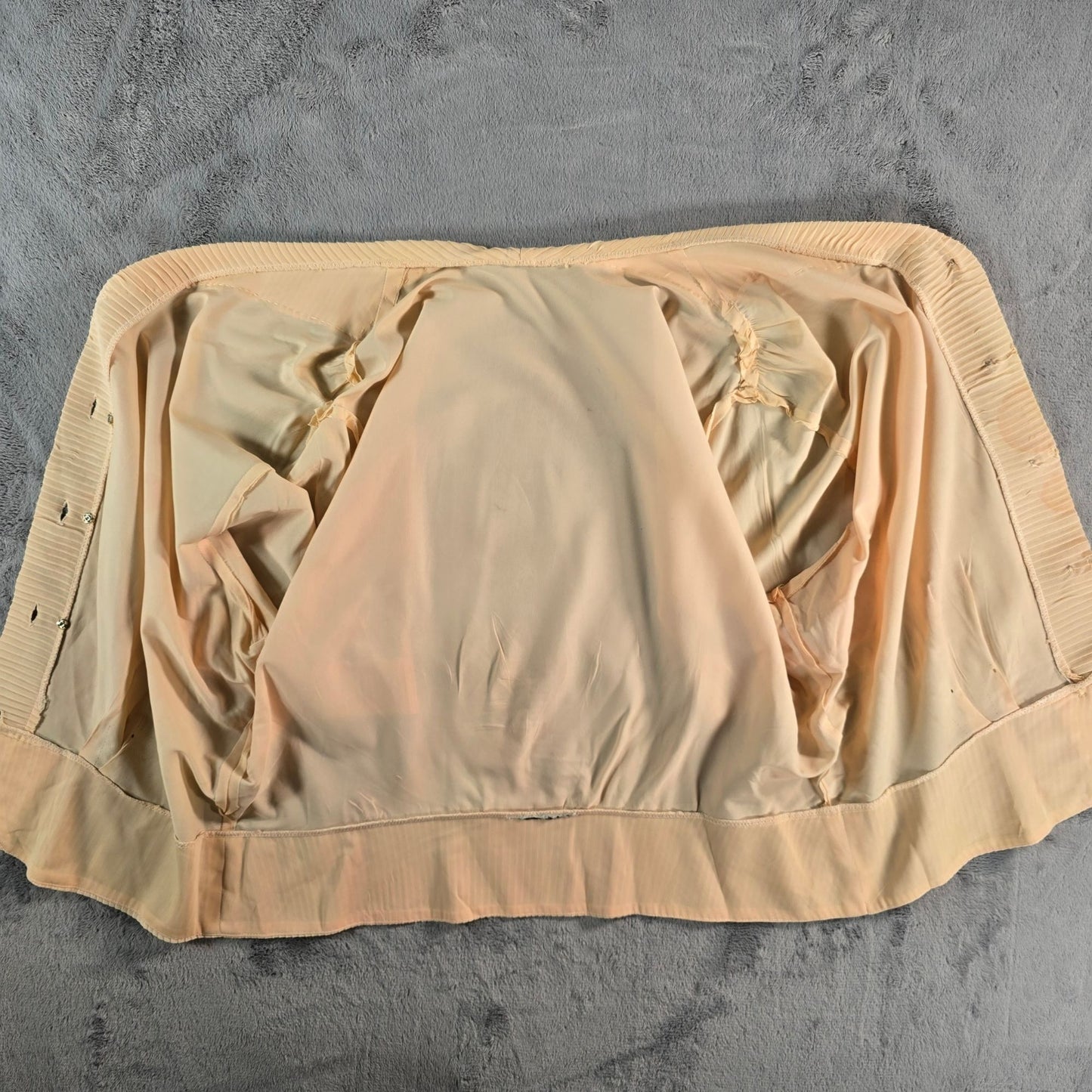 Vintage 1960s Peach Rhinestone Button Ribbed Trim V-Neck Blouse Top (XL) *Fair