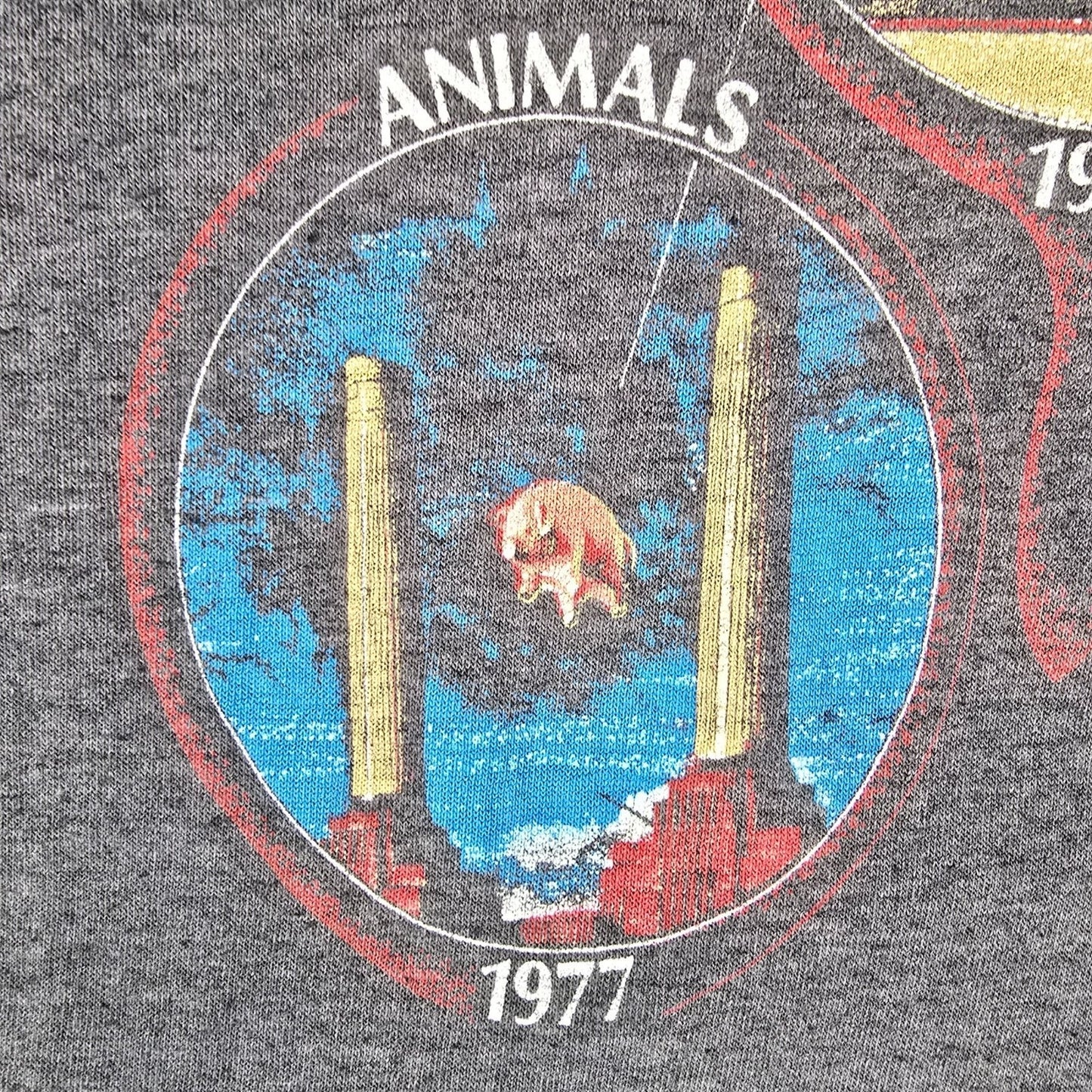 Distressed Vintage 1987 Pink Floyd A Momentary Lapse of Reason Gray T-Shirt (M)
