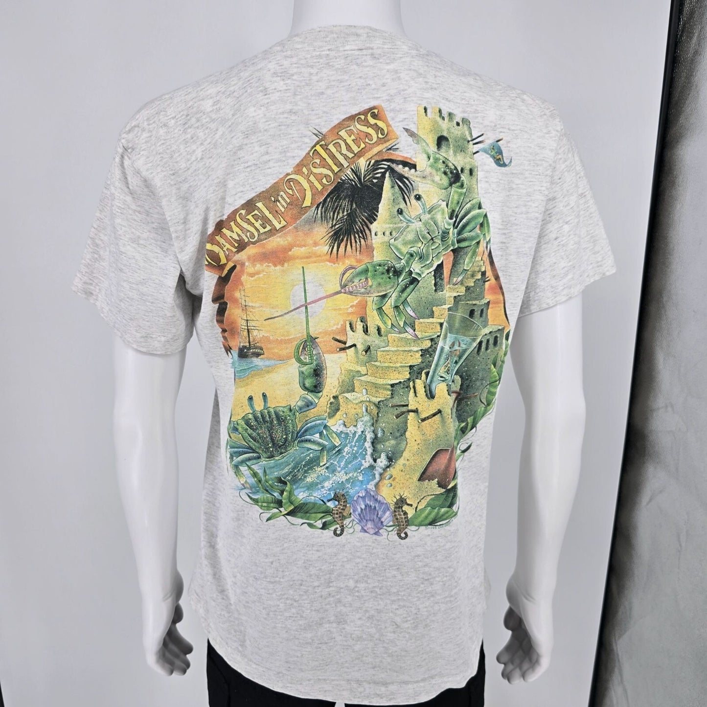 Vintage 1990s Caribbean Soul Damsel in Distress Lobster Graphic T-Shirt (L)