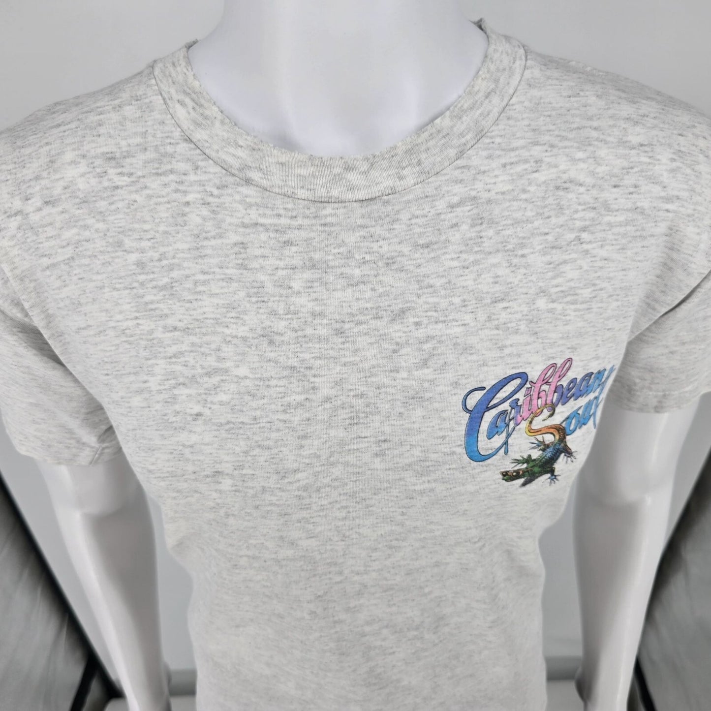 Vintage 1990s Caribbean Soul Damsel in Distress Lobster Graphic T-Shirt (L)