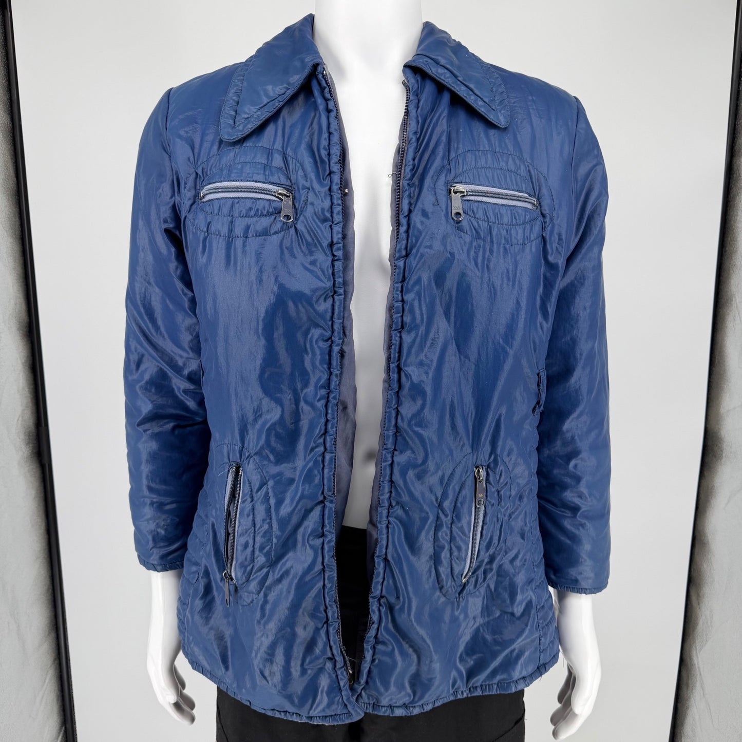 Vintage 1970s Sears Men's Blue Nylon Zip-Pocket Insulated Jacket (Medium)