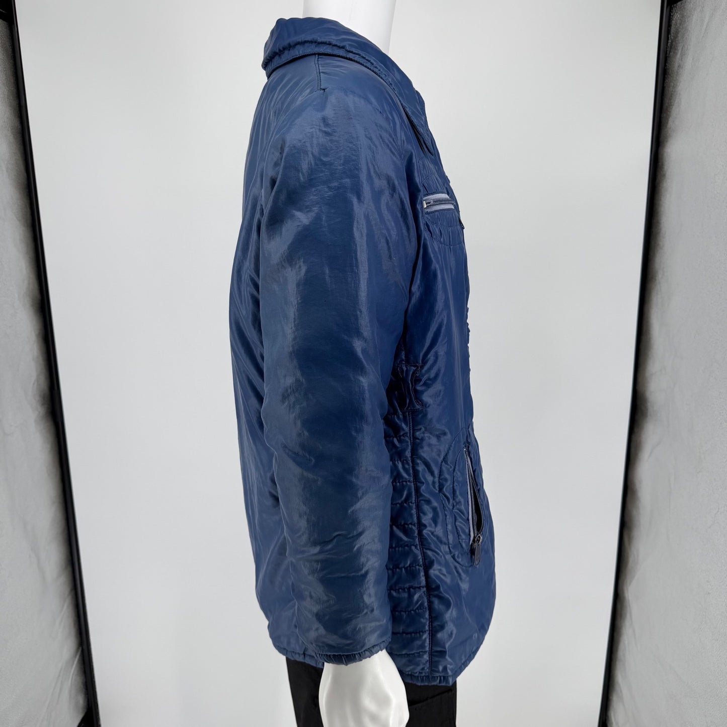 Vintage 1970s Sears Men's Blue Nylon Zip-Pocket Insulated Jacket (Medium)