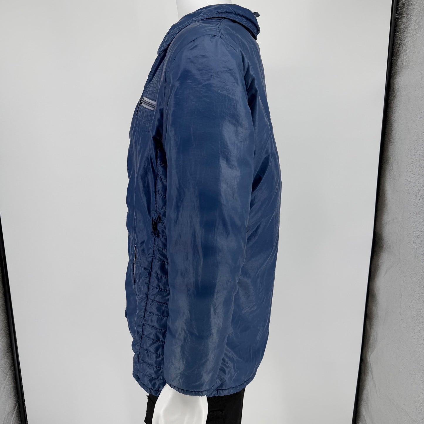 Vintage 1970s Sears Men's Blue Nylon Zip-Pocket Insulated Jacket (Medium)