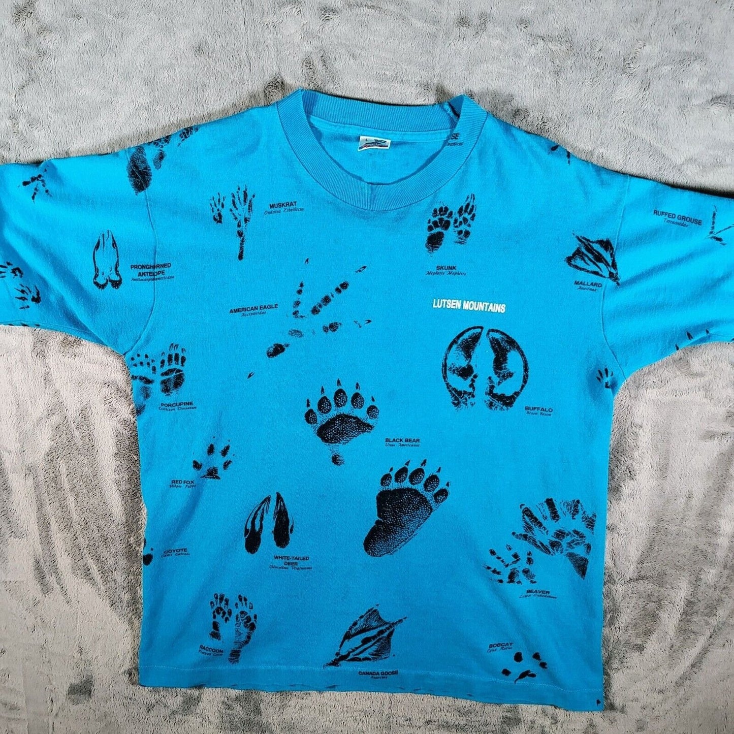 Vintage Single Stitch Lutsen Mountains All Over Print Animal Tracks T-Shirt (L)