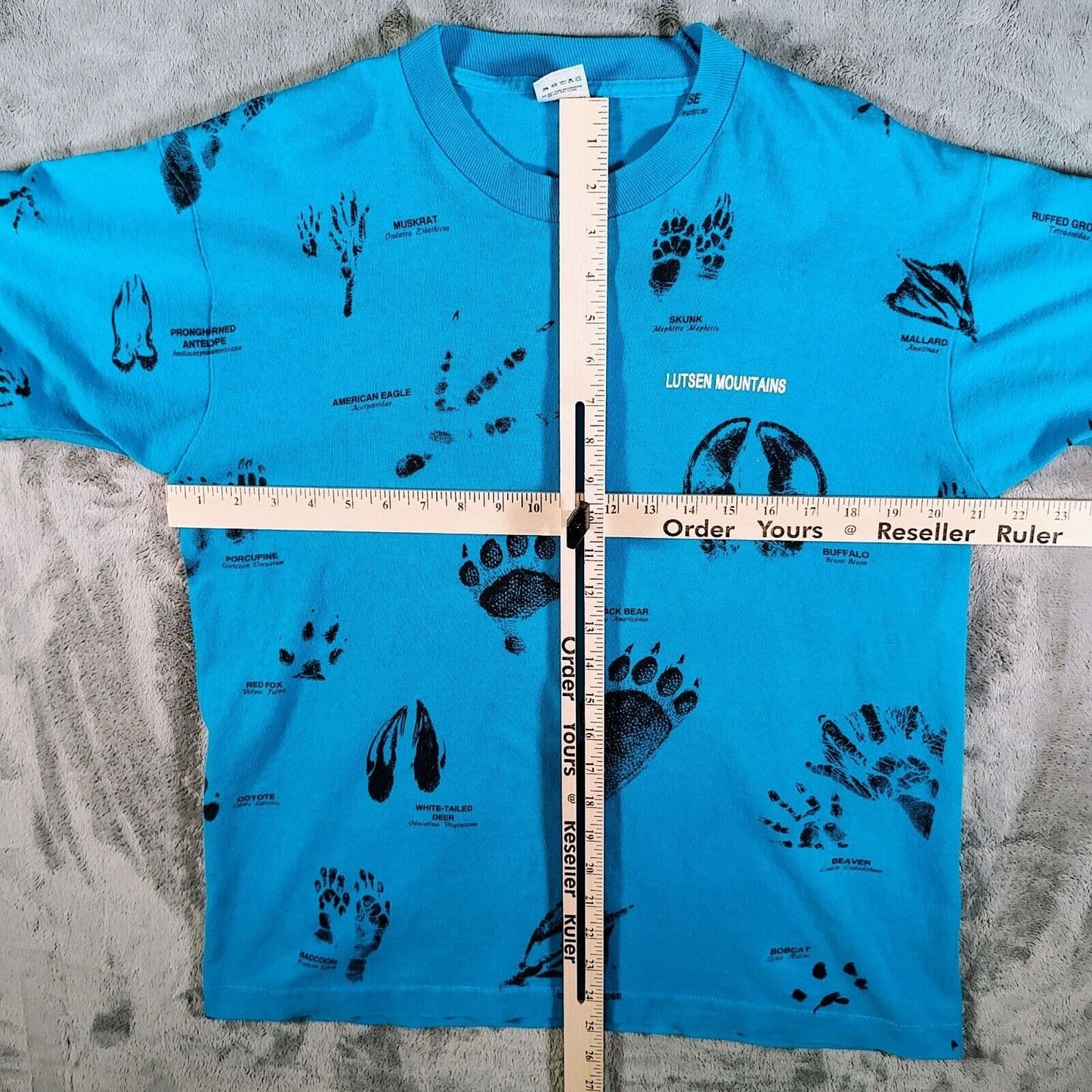 Vintage Single Stitch Lutsen Mountains All Over Print Animal Tracks T-Shirt (L)