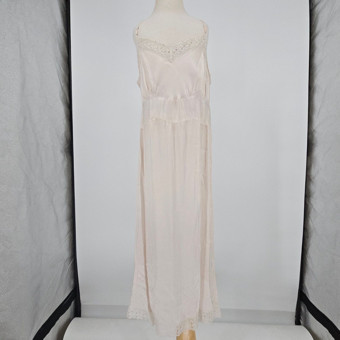 Vintage 1940s Barbizon Jaunty Rite Rayon/Acetate Ivory Lace Trim Slip (XXS)