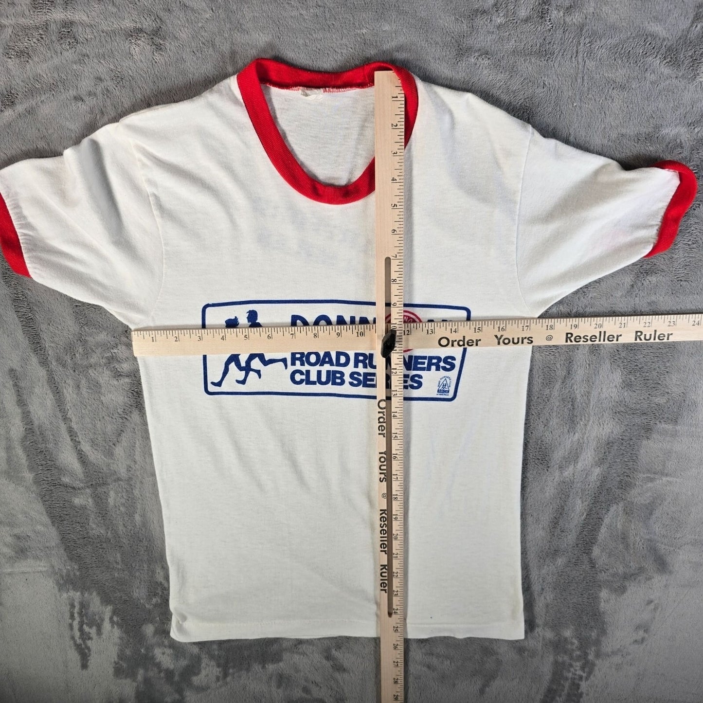 Vintage 1980s Dannon Road Runners Club Hartford 6.4 Miles Ringer T-Shirt (S)