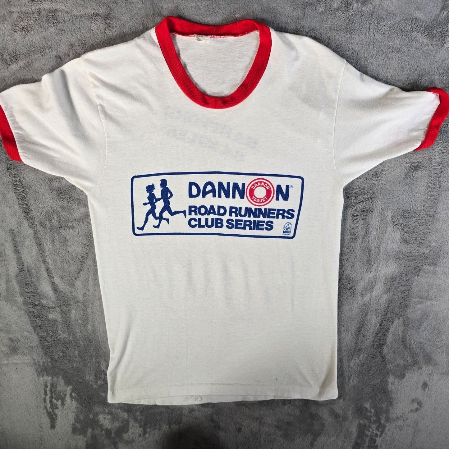 Vintage 1980s Dannon Road Runners Club Hartford 6.4 Miles Ringer T-Shirt (S)